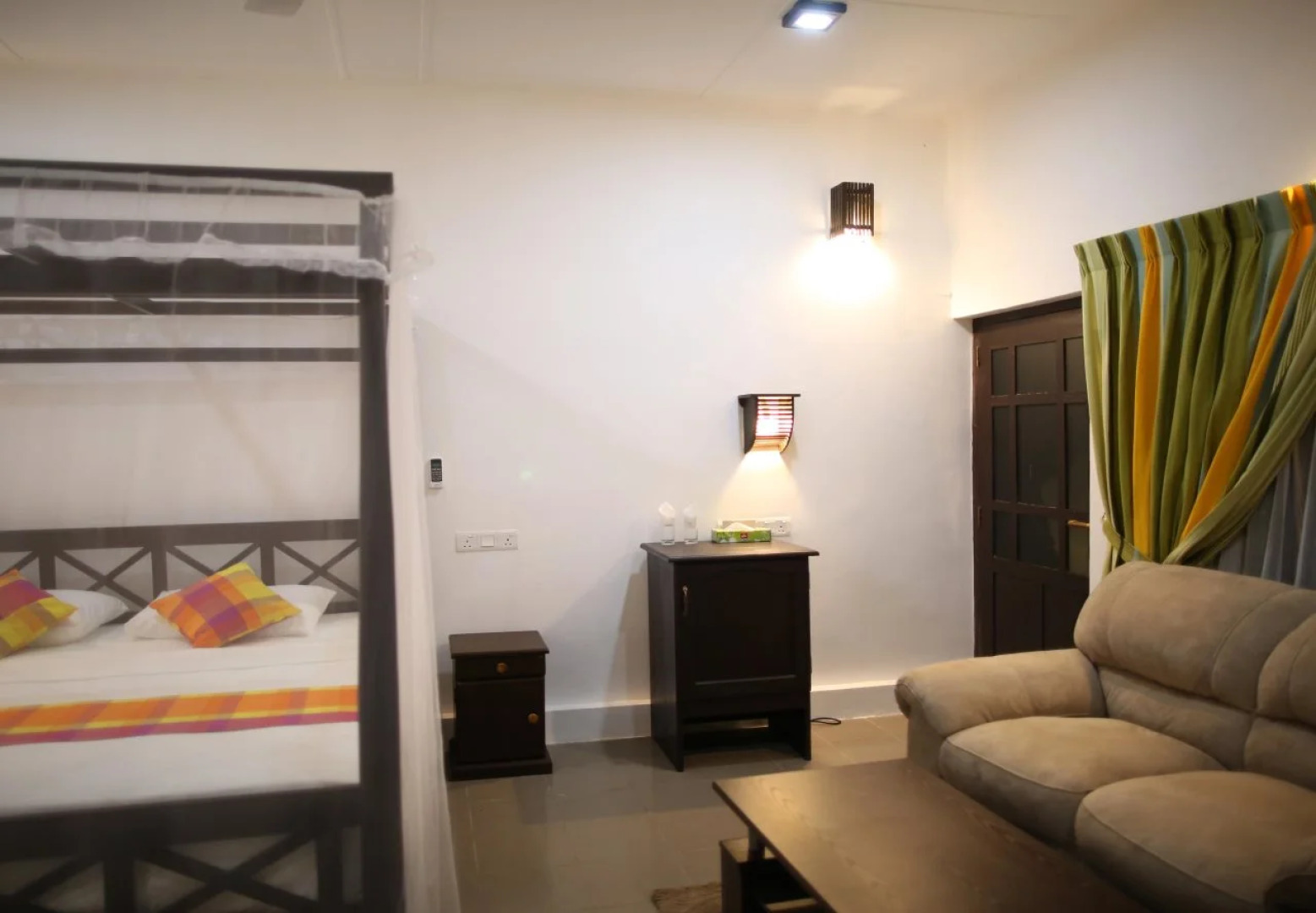 Villa Pinnawala & Restaurant