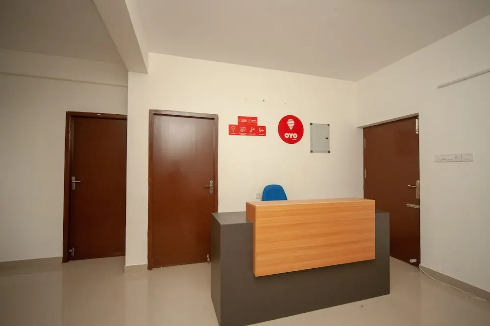 OYO 24052 Flagship Covelong Residency