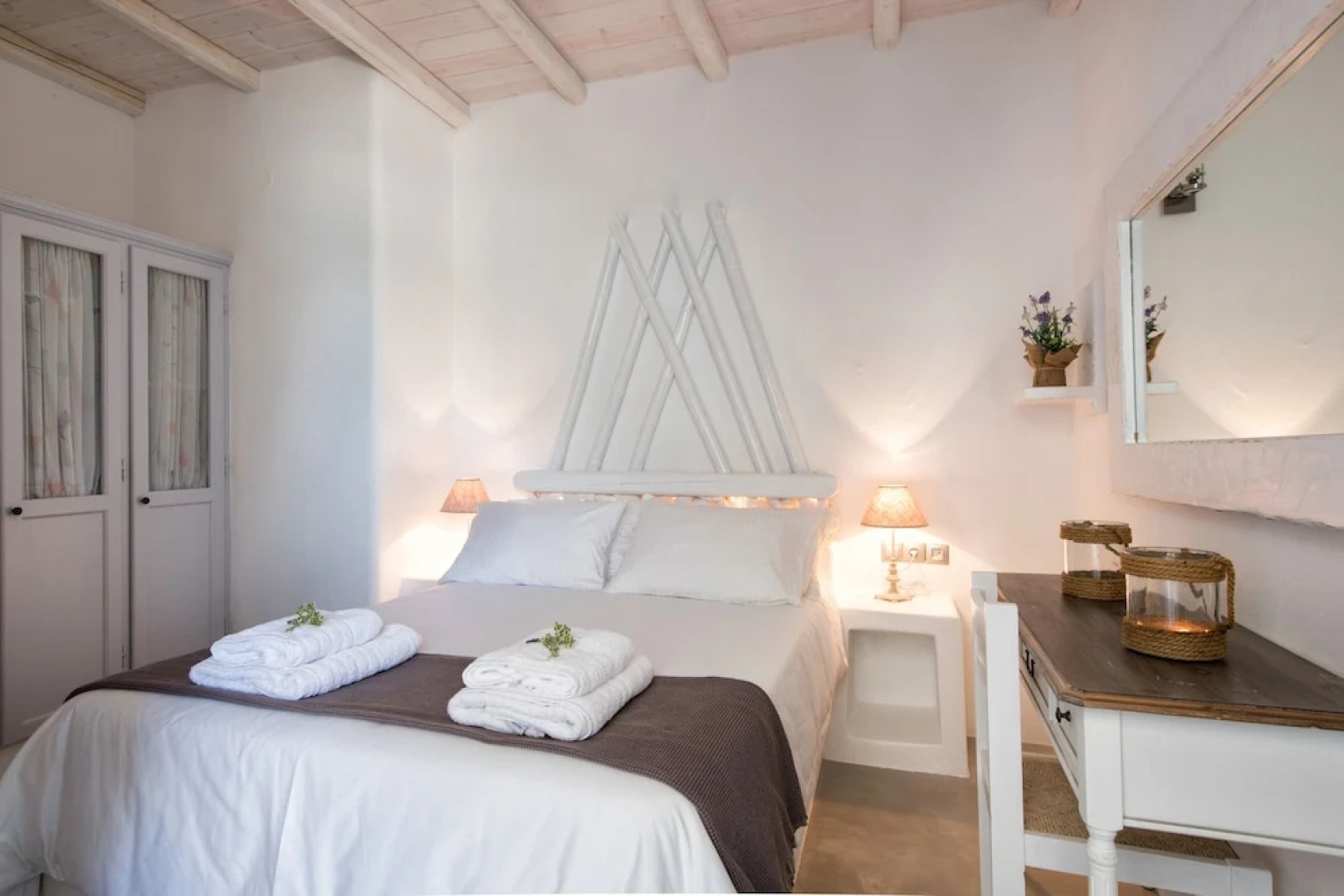 Blue Waves Suites & Apartments