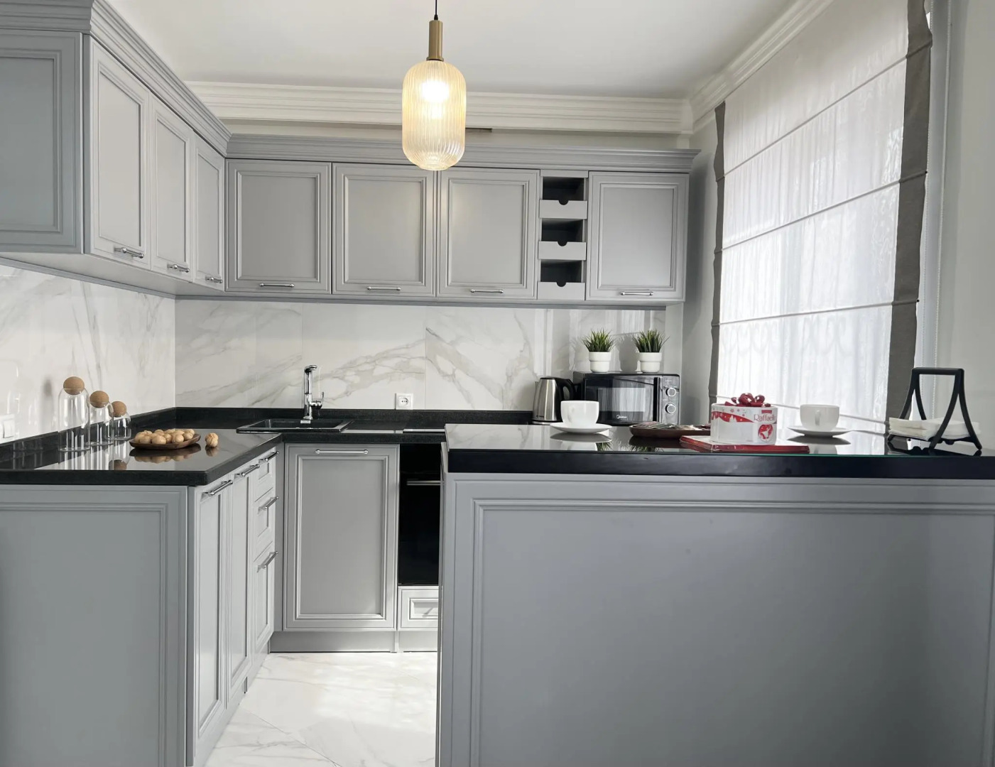 Live (Лайв) на улице Бакинская 2