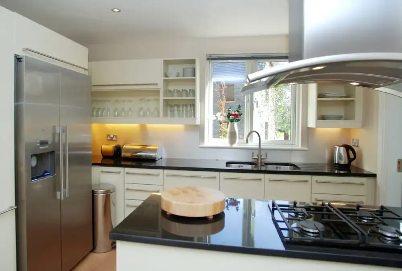 Spacious 4 Bedroom Home to Sleep 8 People Just 5 Mins From Kenmare Town