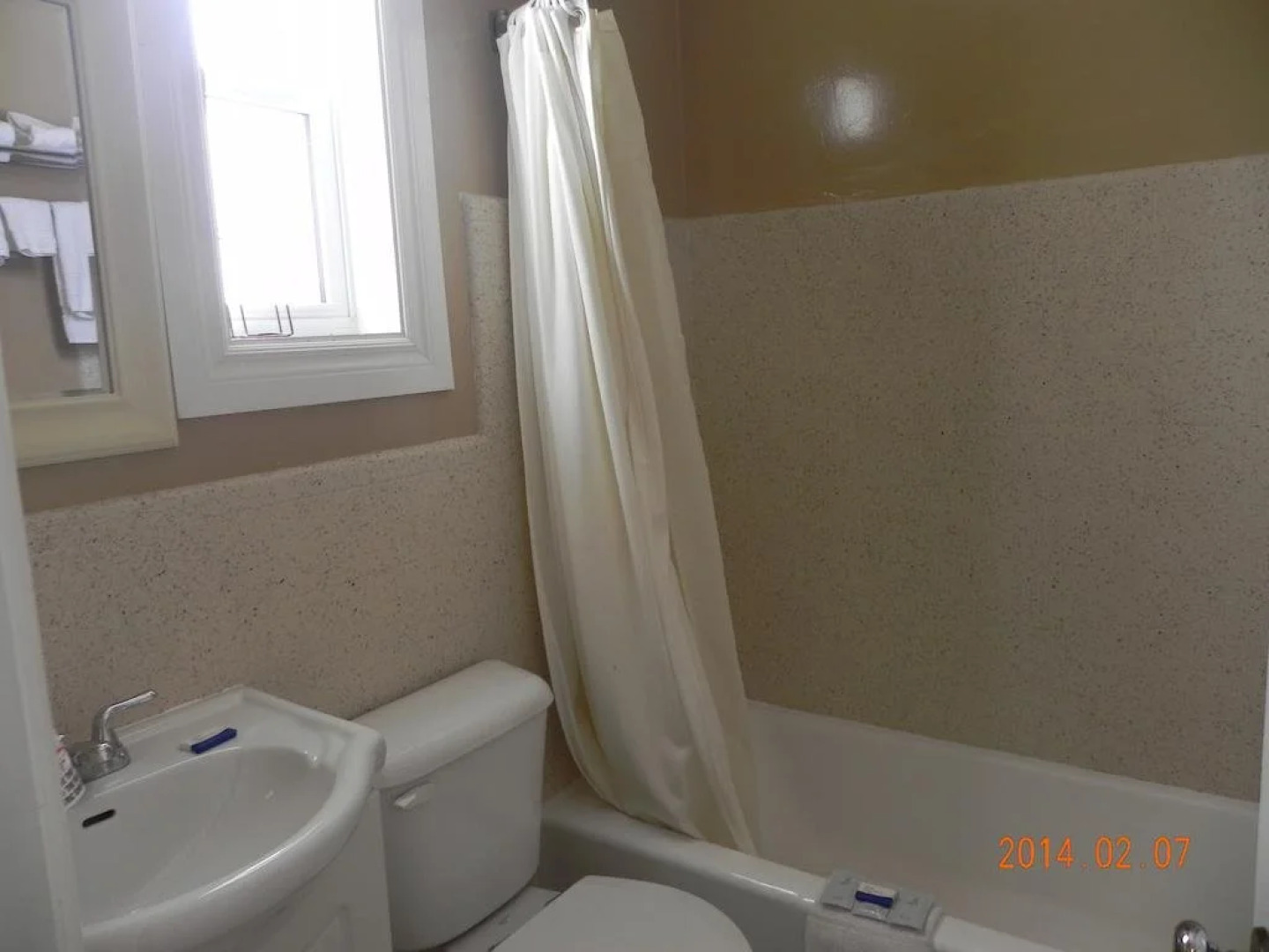 Cardinal Court Motel