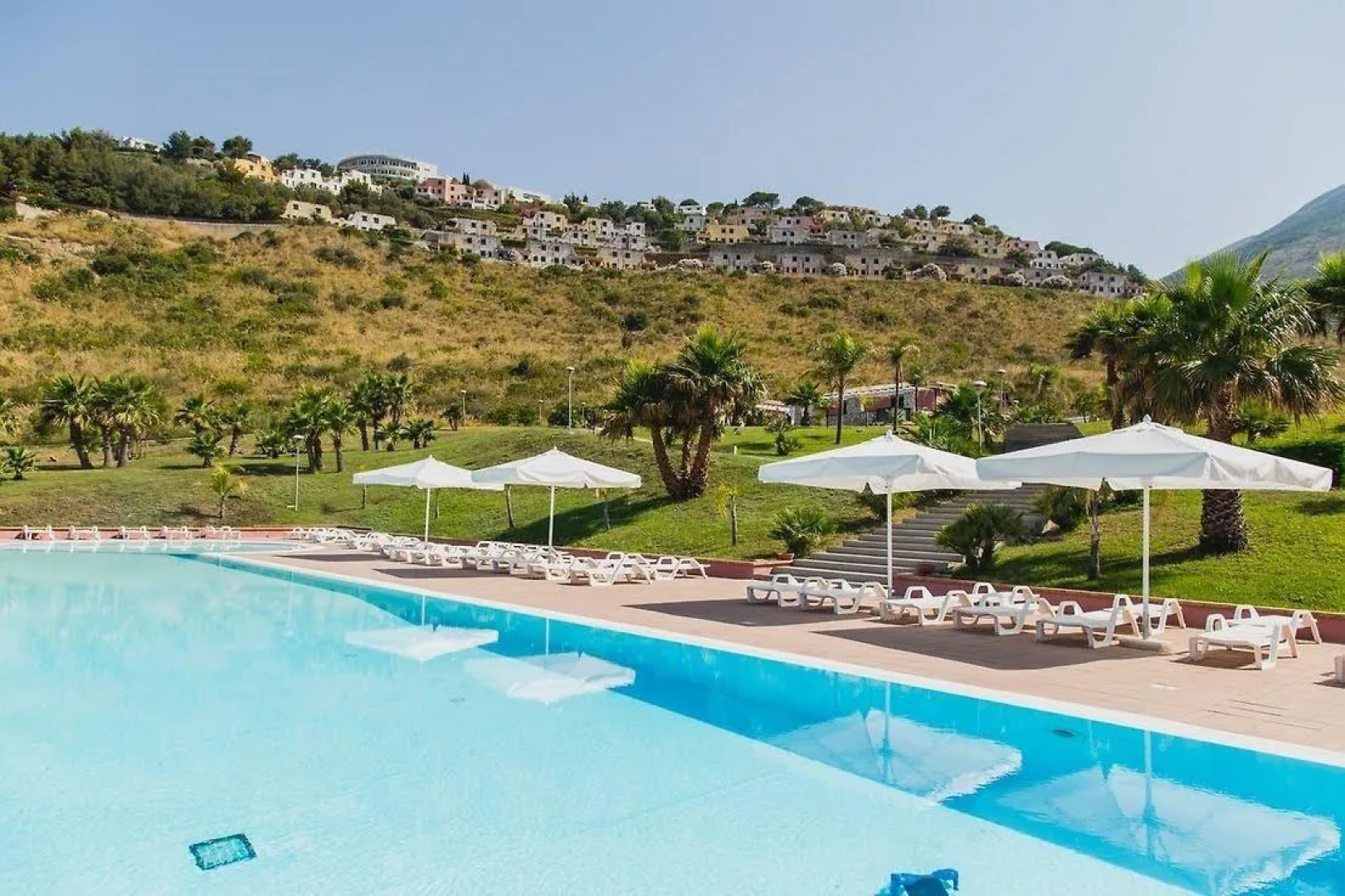 Nelema Beach Arco Magno Resort