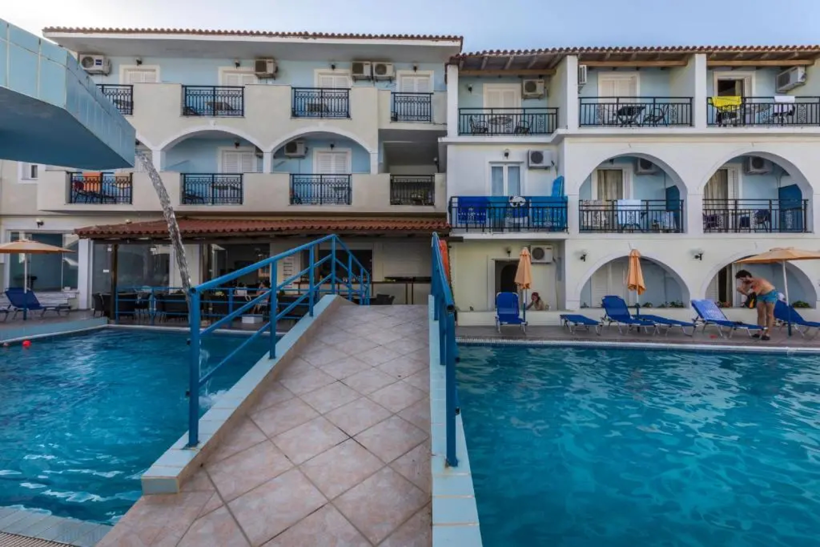 Vossos Hotel Apartments