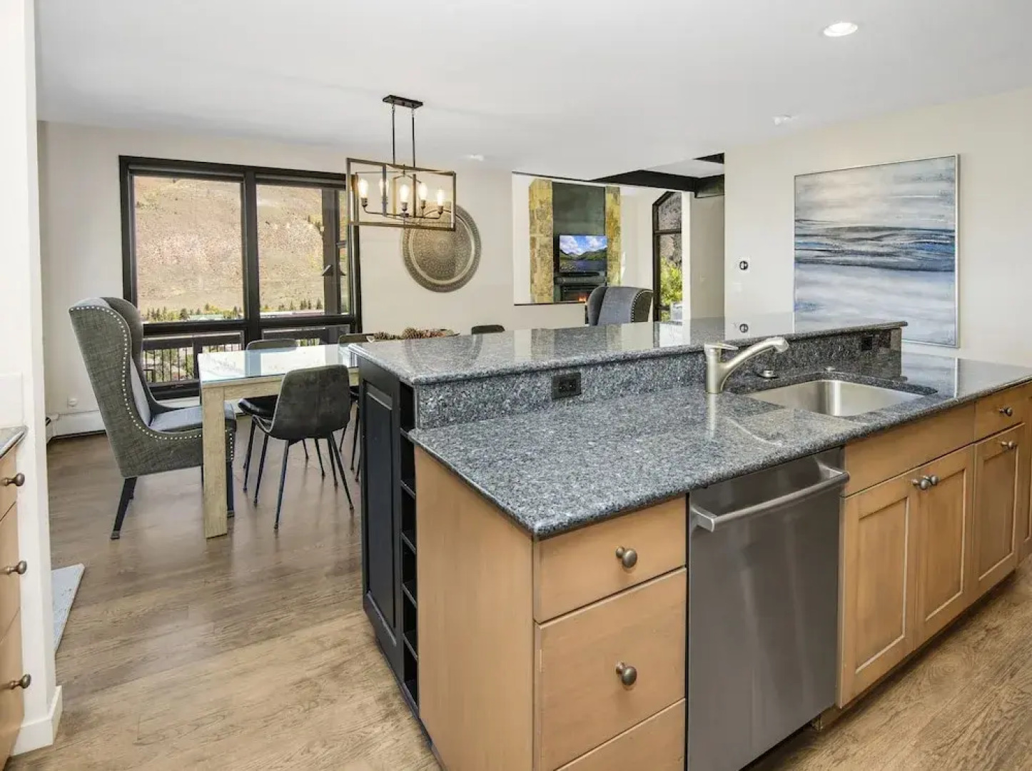 814 Eagle Dr. 4 Bedroom Home by RedAwning