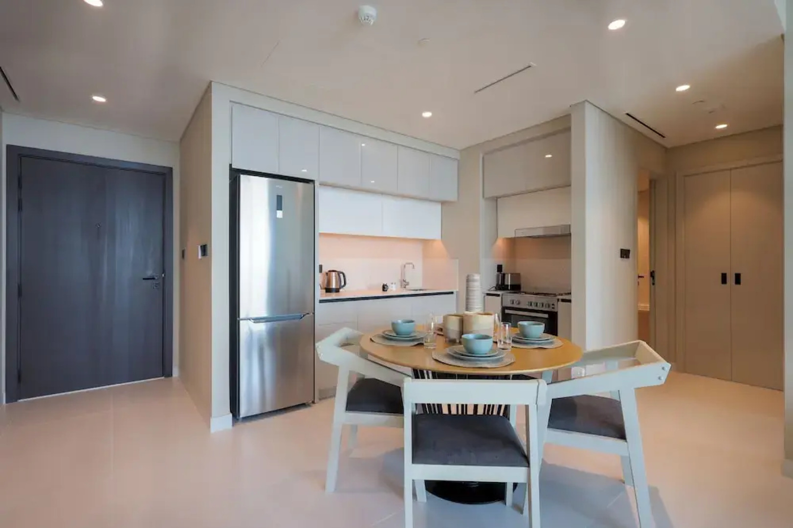 Aya - Exquisite Beachfront 1BR Living in Palm Jumeirah