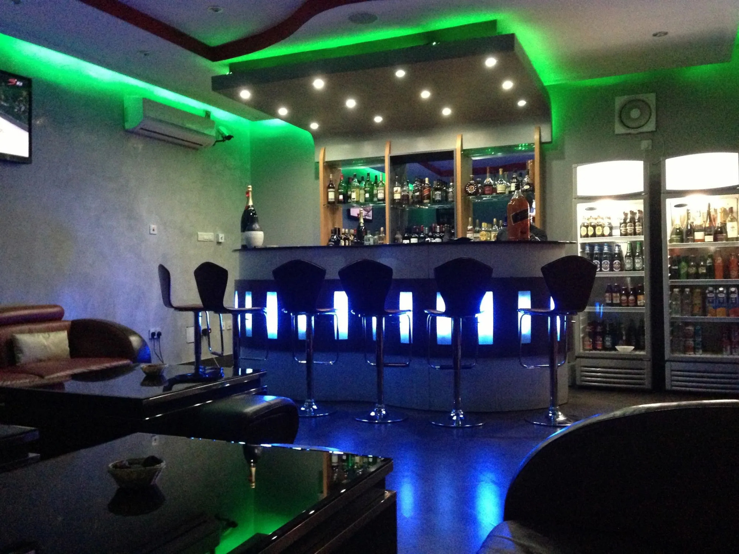 GrandBee Suites