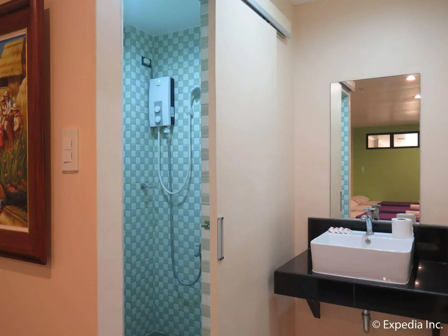 Royale House Hotel Davao powered by Cocotel