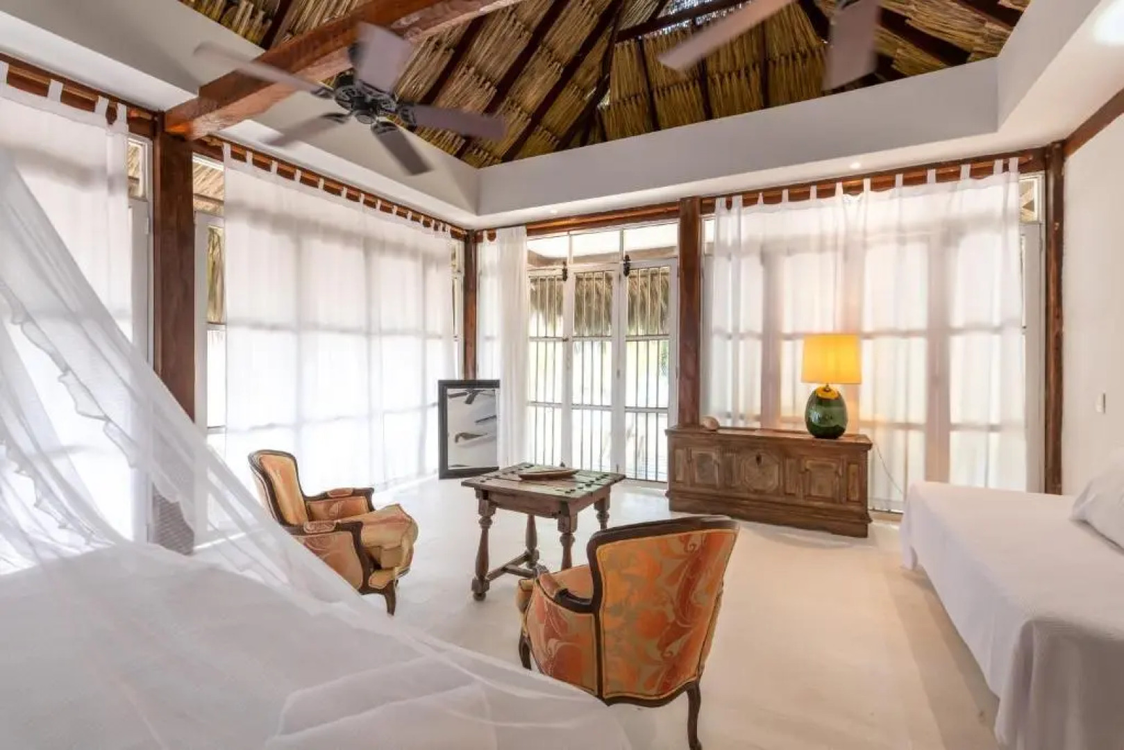 Isla Rosa Boutique by NOMAD GURU