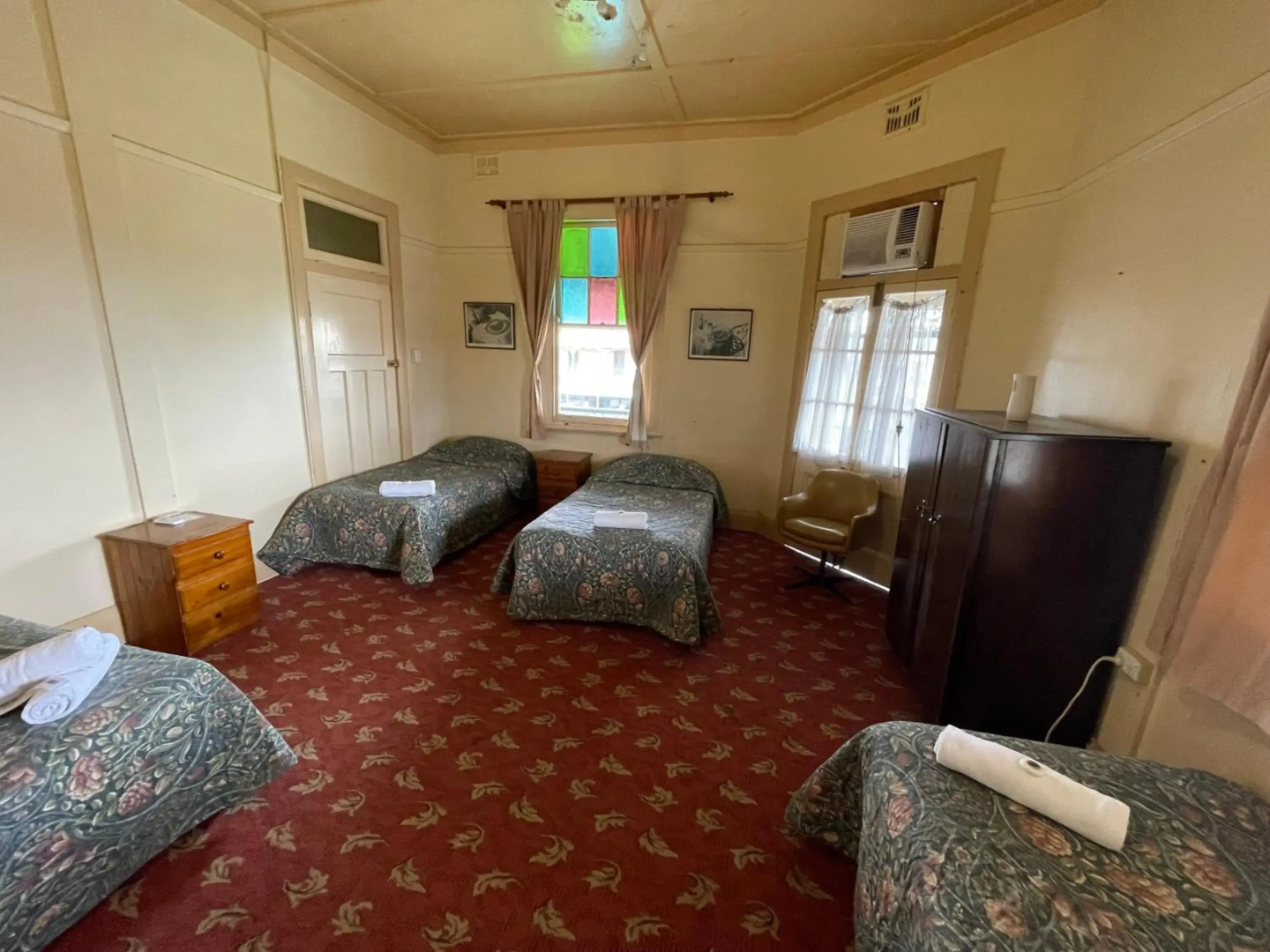Royal Hotel Motel