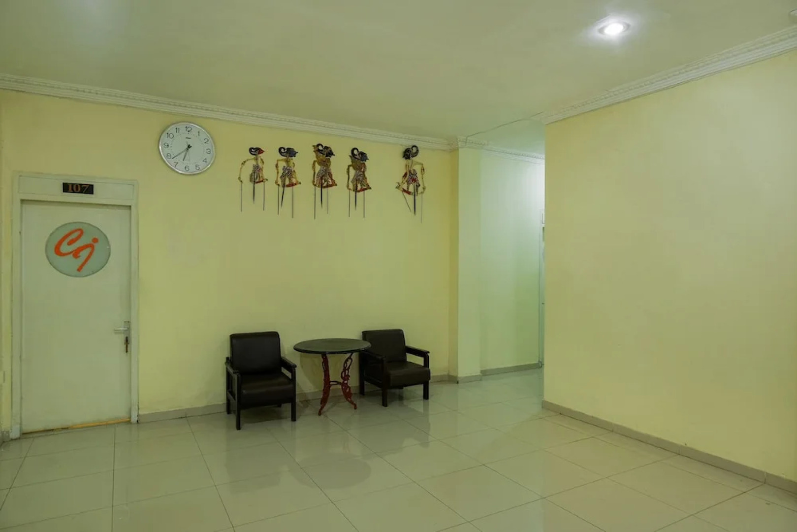 OYO 561 Hotel Citra Indah Near RS Ludira Husada Tama