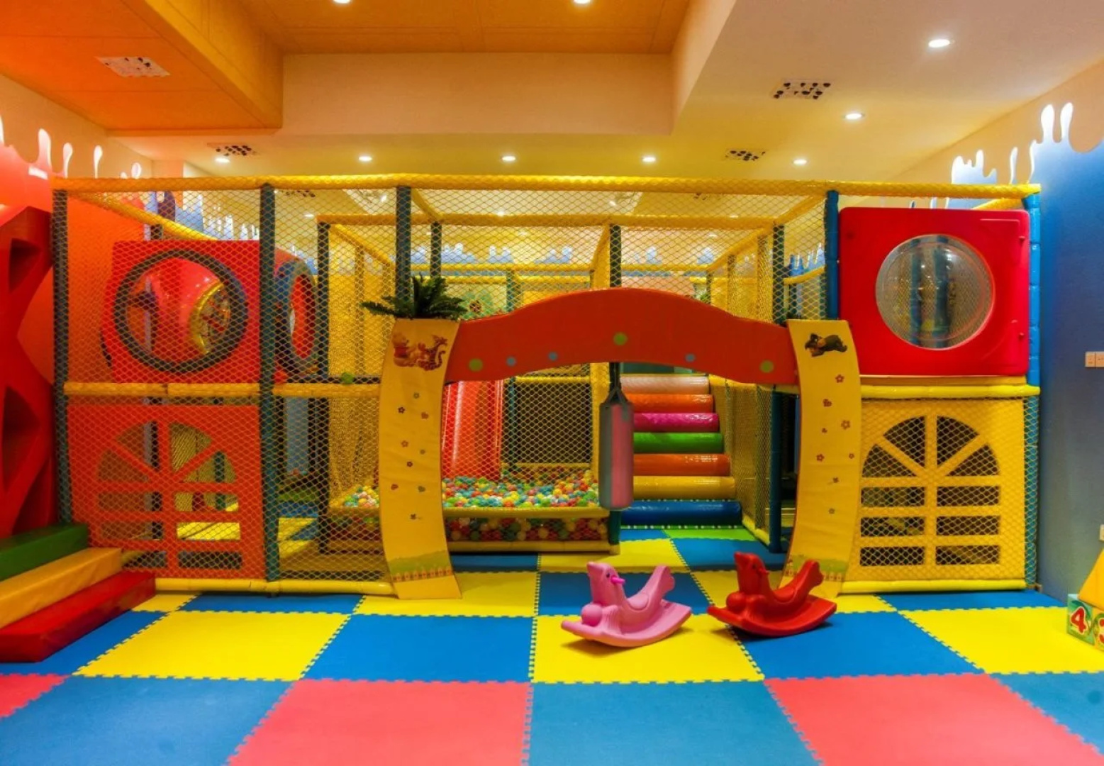 Soyol Hotel