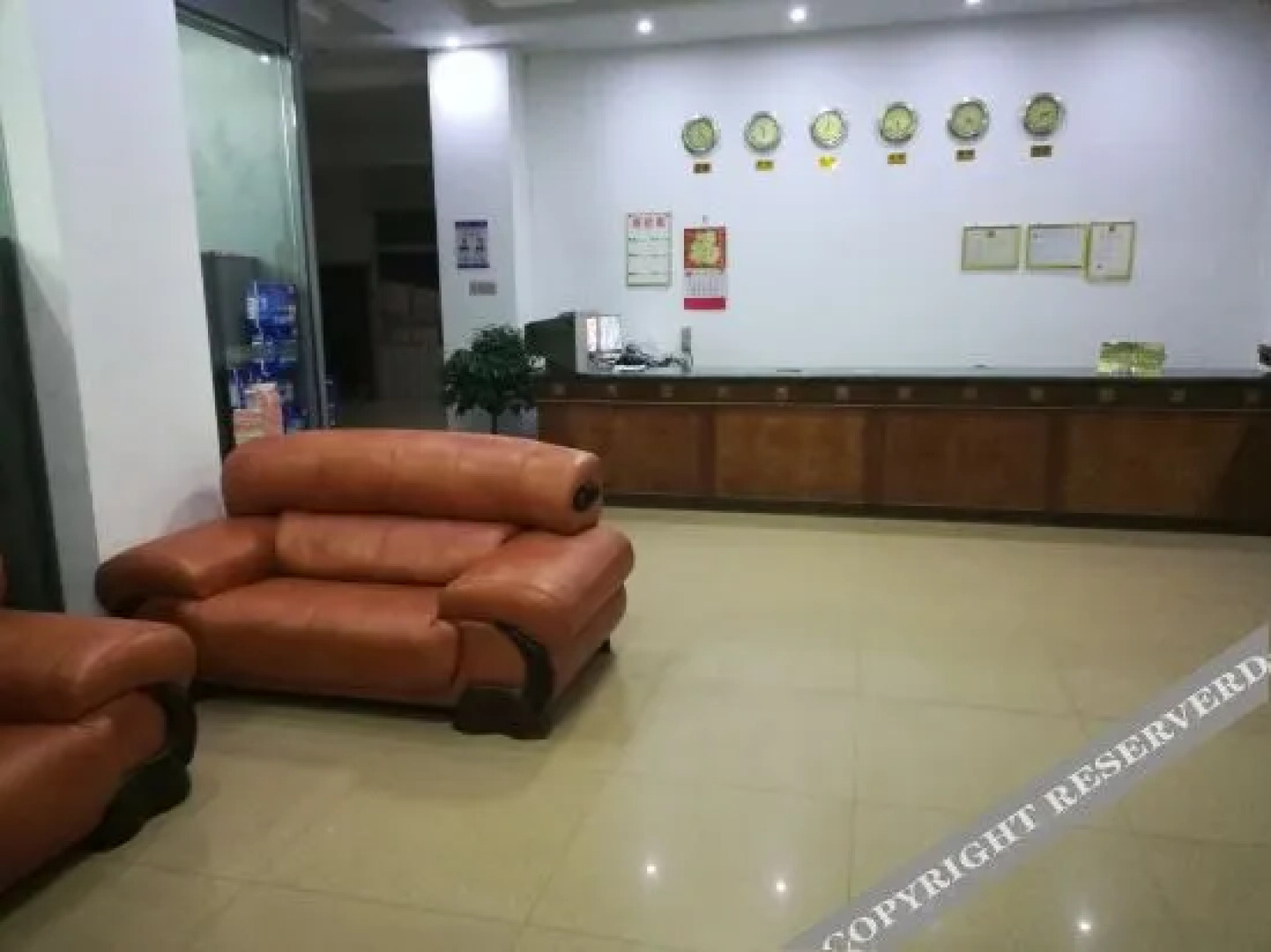 Longxing Business Hotel (Yangchun Railway Station Branch)