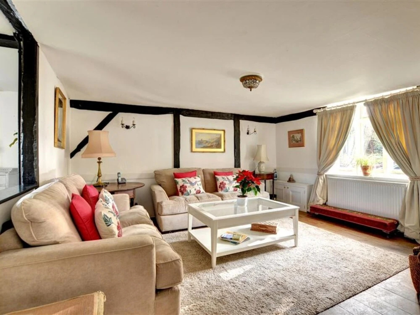 Stunning Holiday Home in Robertsbridge with Private Garden