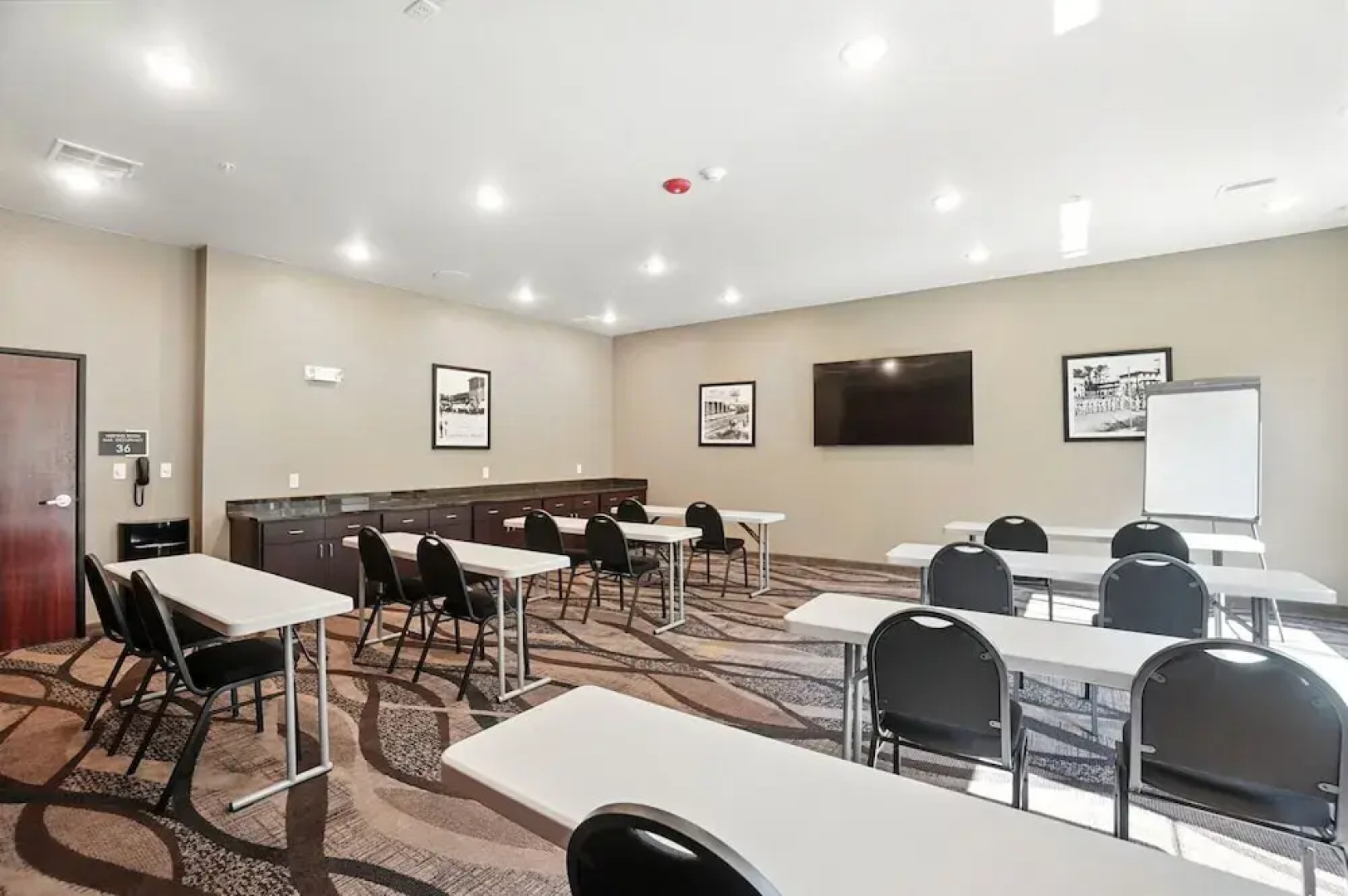 Cobblestone Hotel & Suites-Bellefontaine