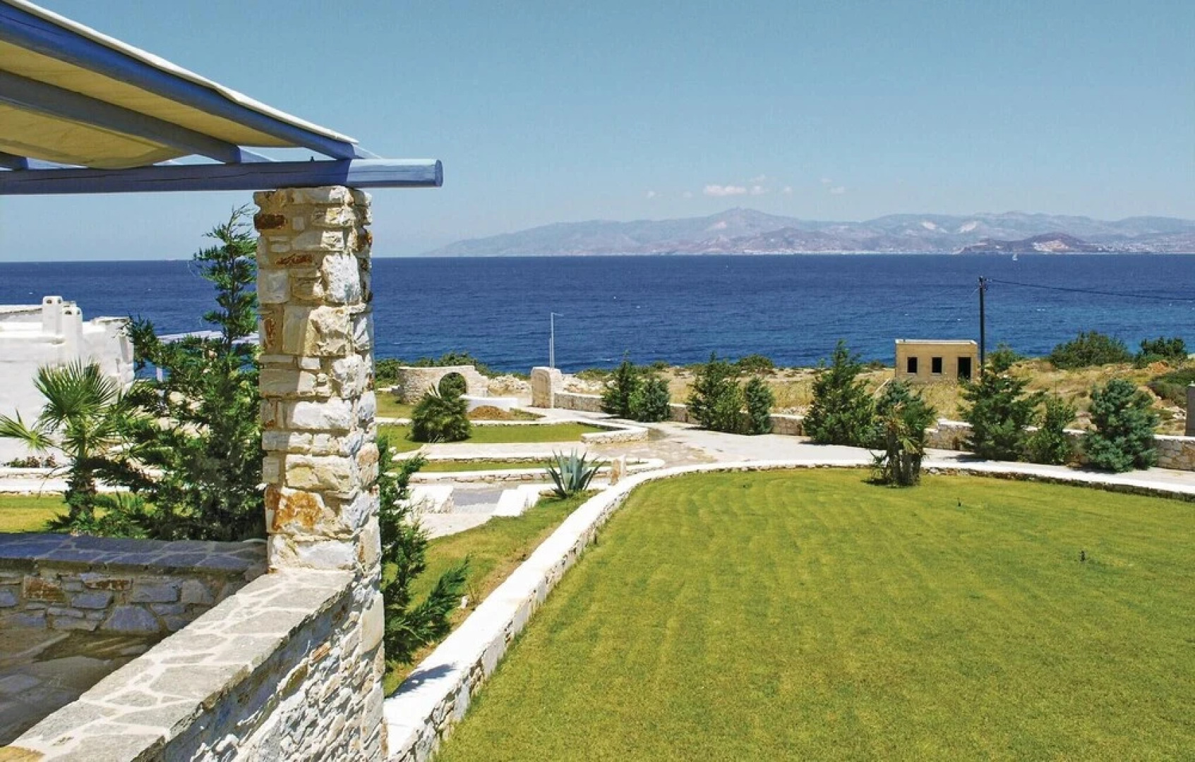 Amazing Home in Ampela, Paros With 3 Bedrooms and Wifi