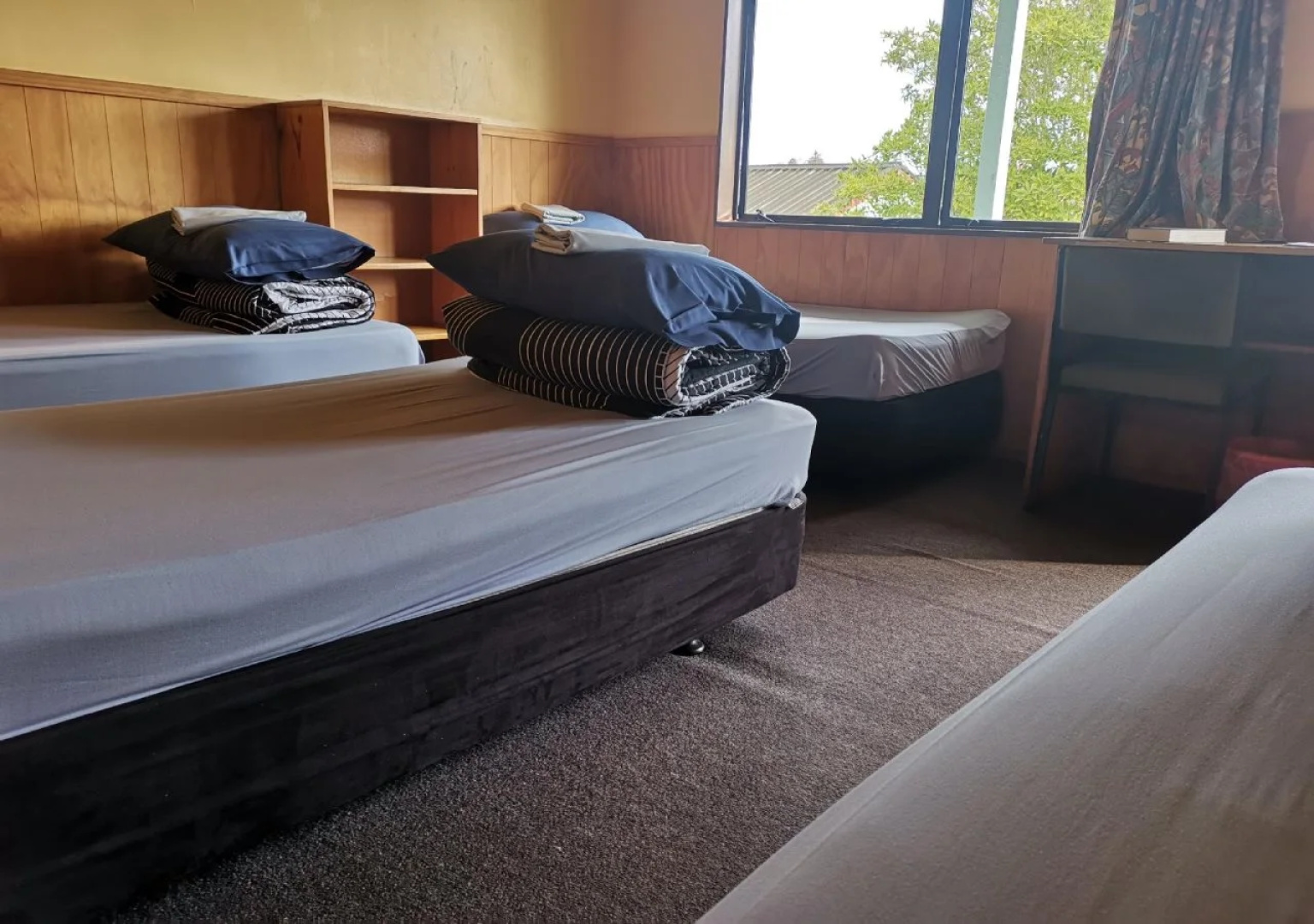 Smoke Lake Hot Springs Lodge and Camp
