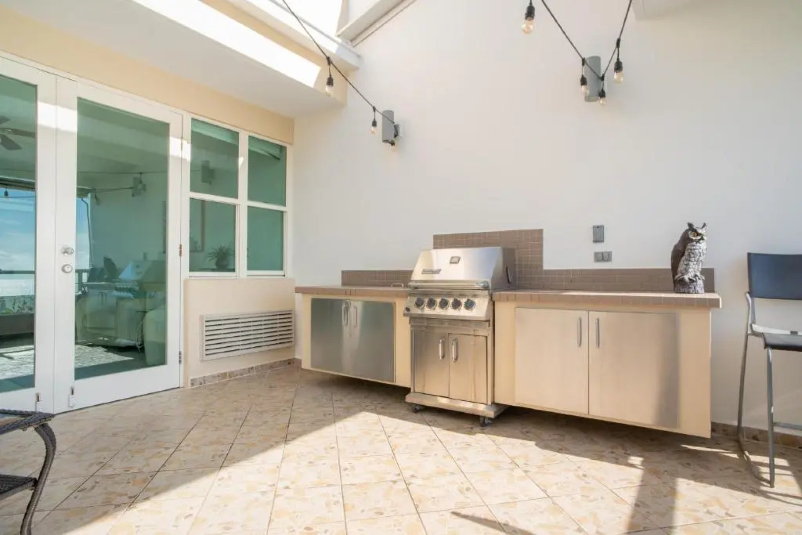 Beachfront Penthouse with Ocean and Sunset Views at Pelican Reef #703