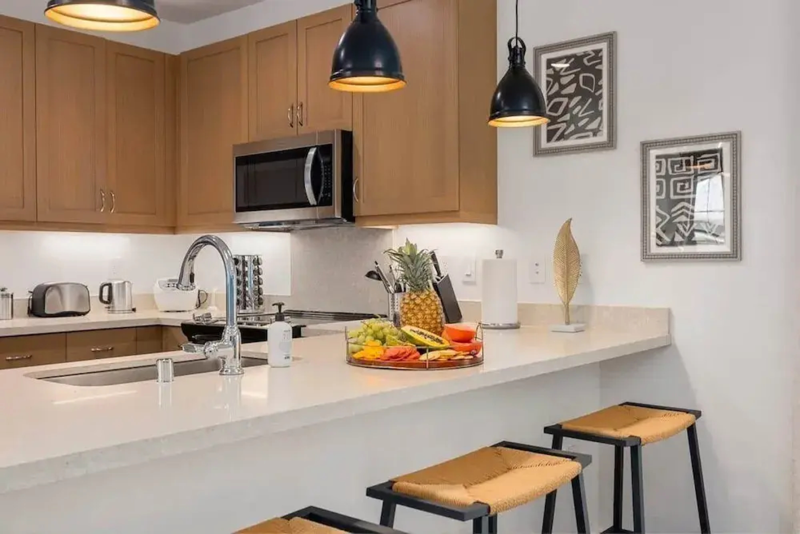 Marbella Lane Nohea Stylish Home Makaha
