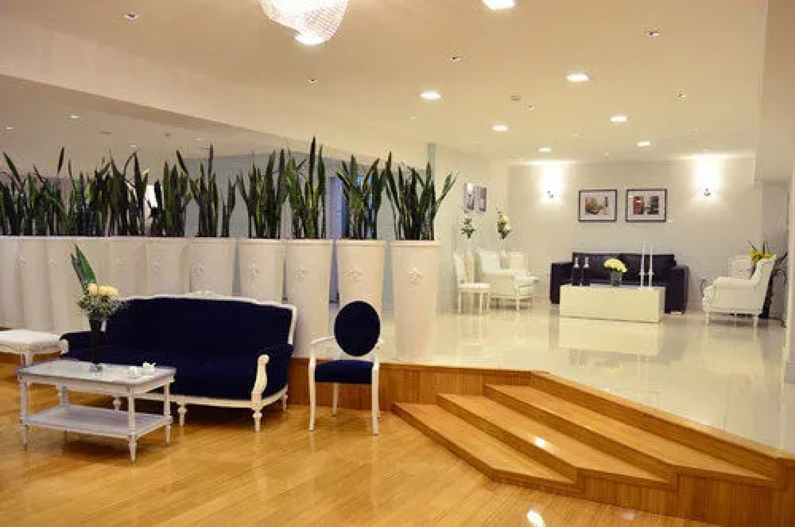 Le Parc Hotel & Suites