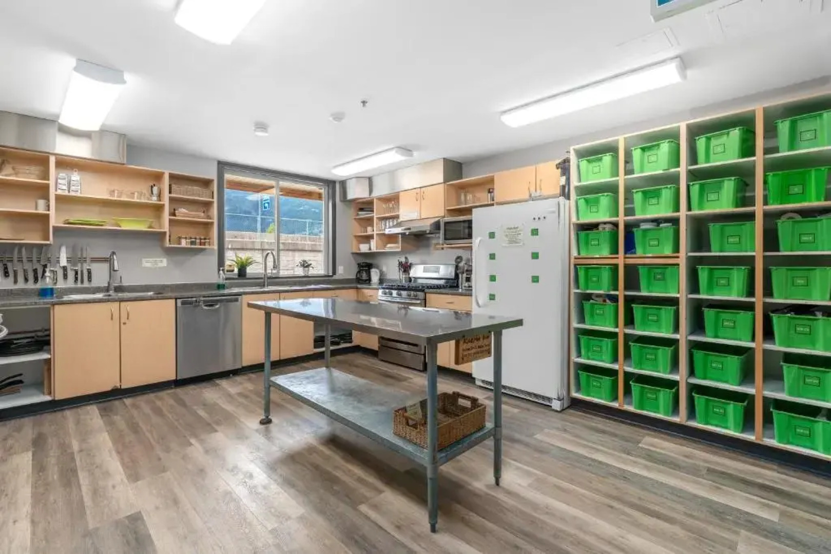 Squamish Adventure Inn & Hostel