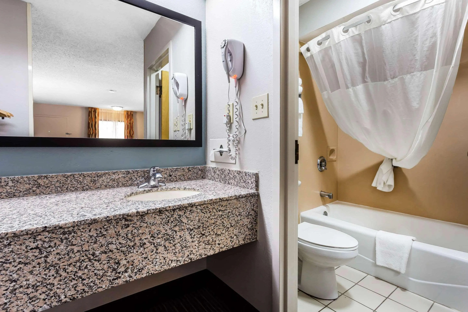 Quality Inn & Suites Mooresville - Lake Norman