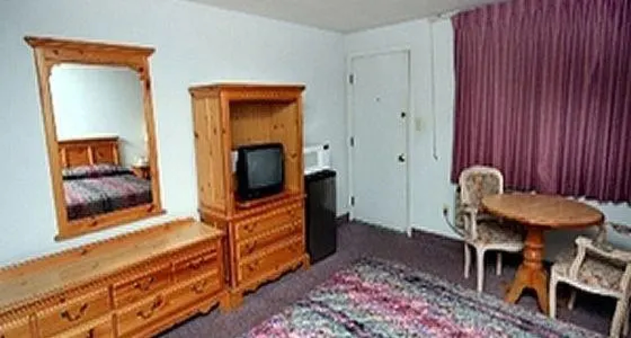 Nugget by Carefree Inn