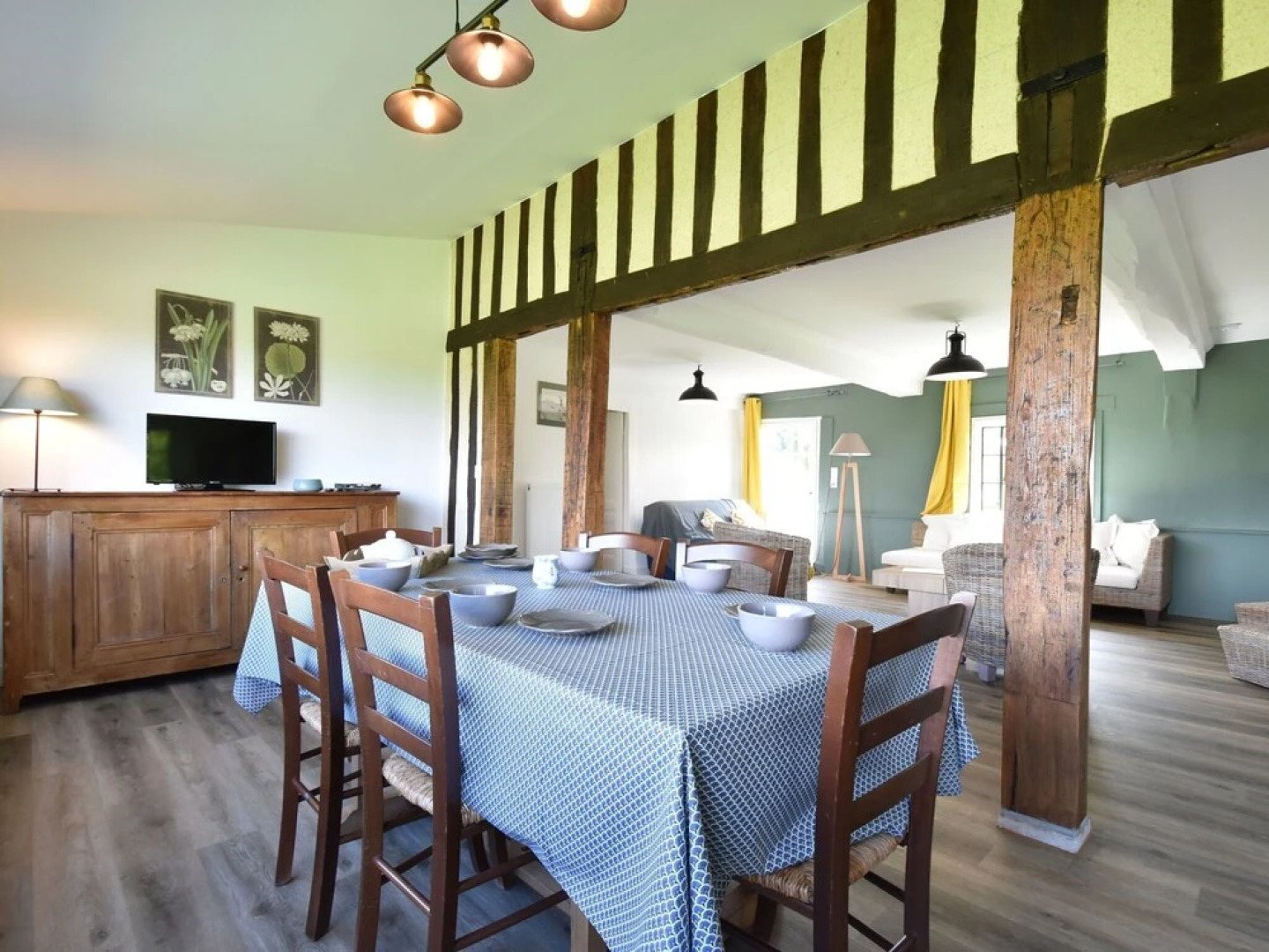 Pleasant Cottage in Asnieres With Terrace