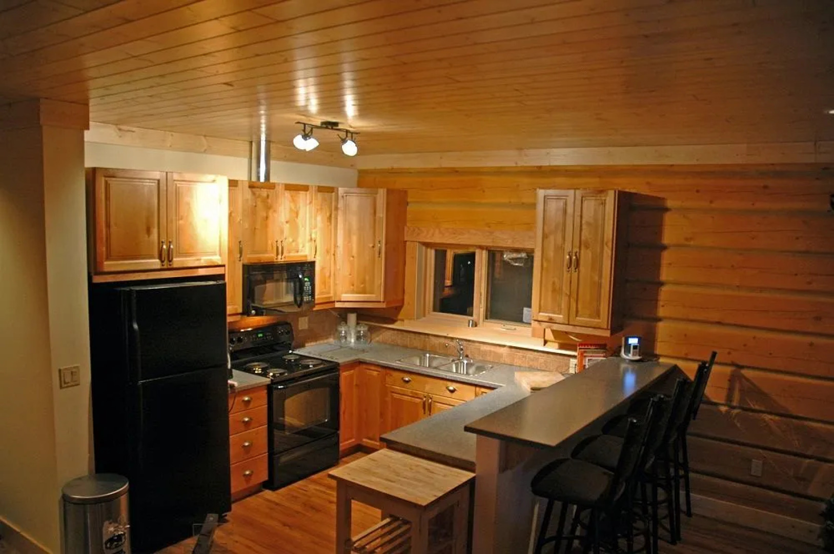 Kicking Horse Kabins