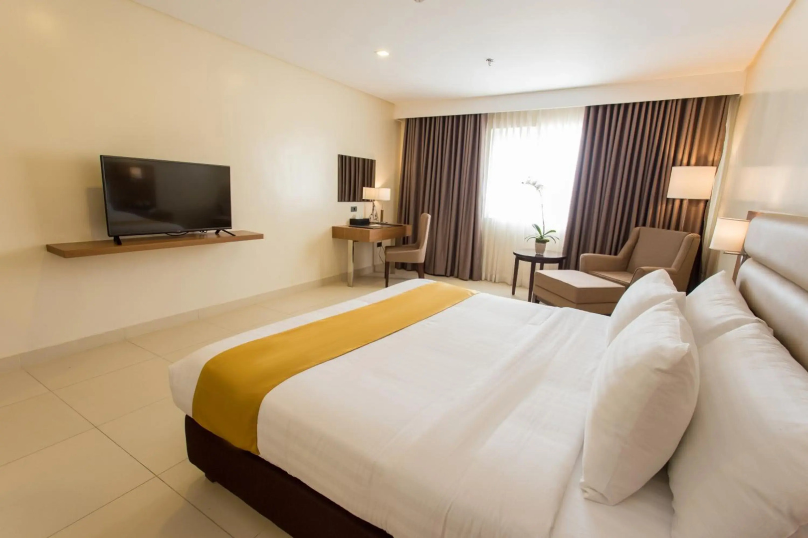 Royce Hotel & Casino