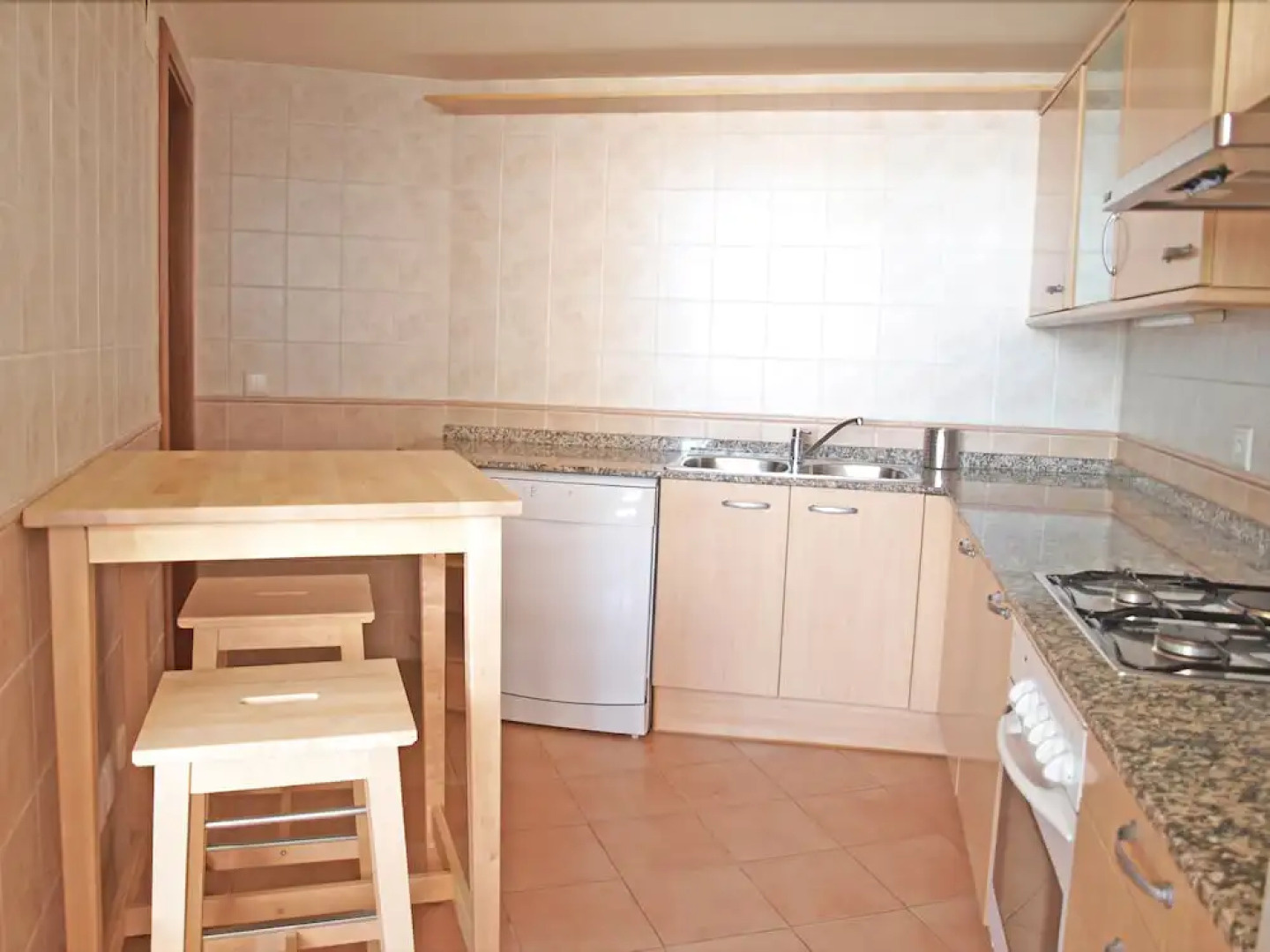 ApartUP Yellow Opera View