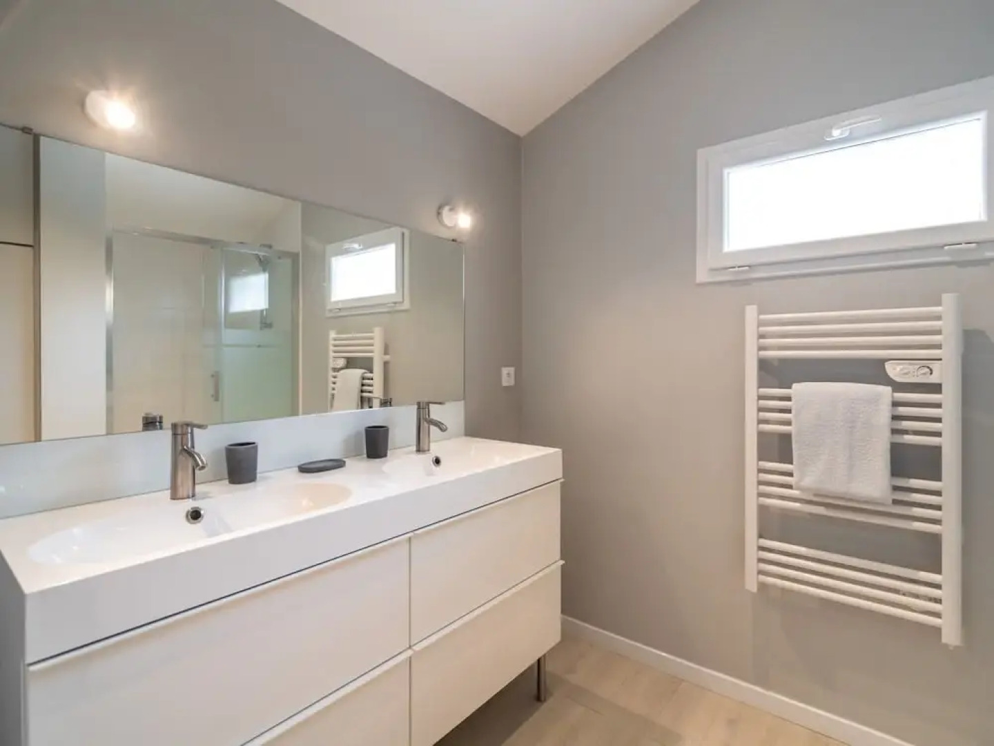 Villa w/ Palm Trees & Pool