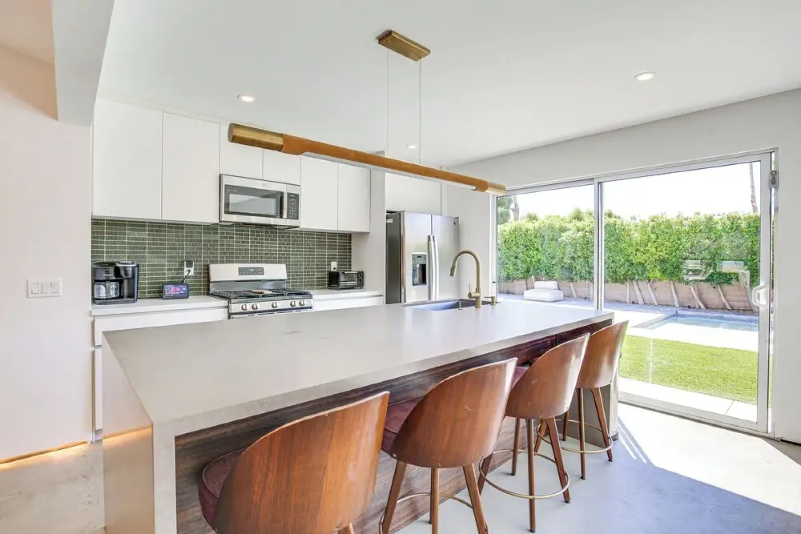 ~ 4 Mi to Dtwn: Dog-friendly Palm Springs Oasis!