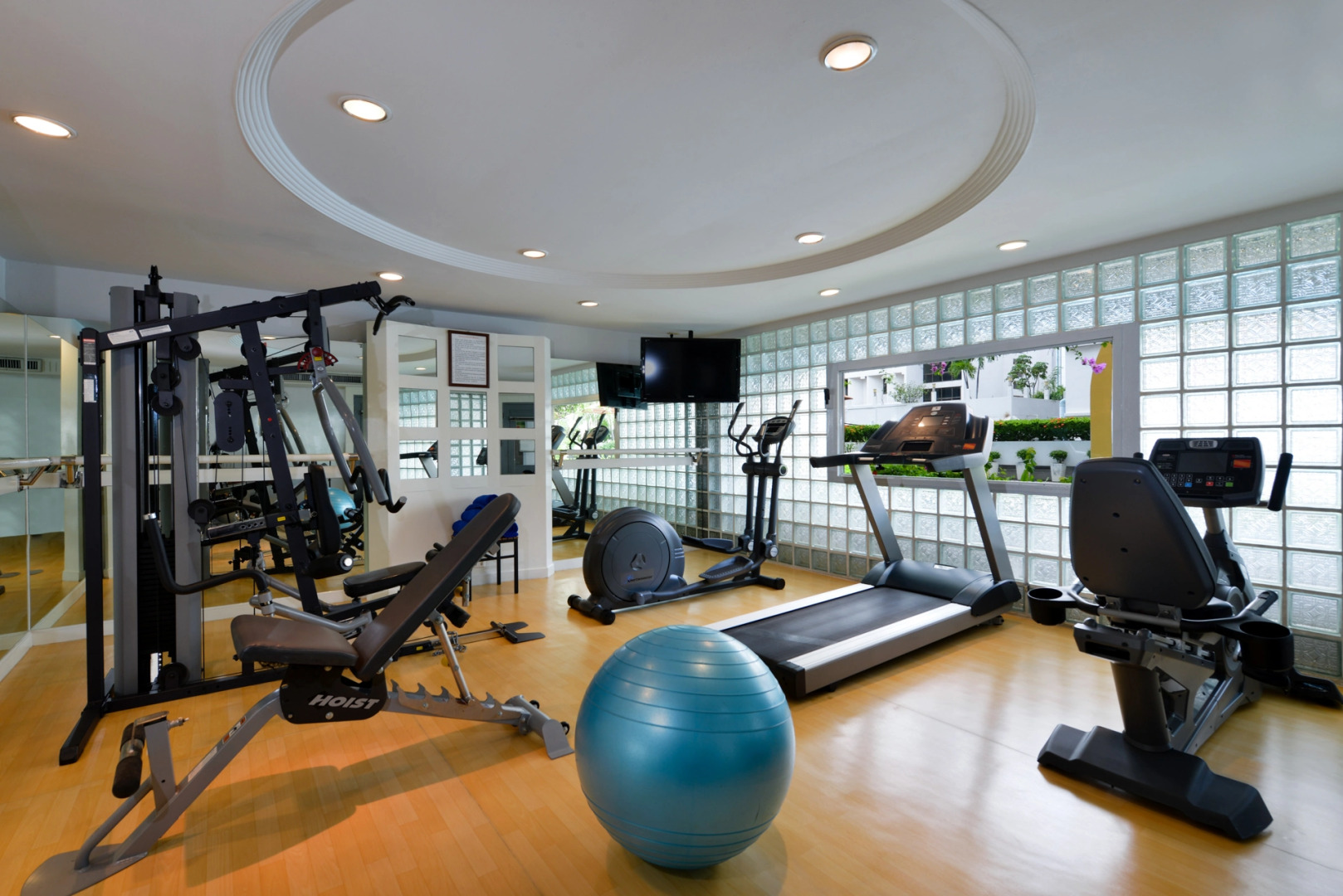 Отель BelAire Bangkok