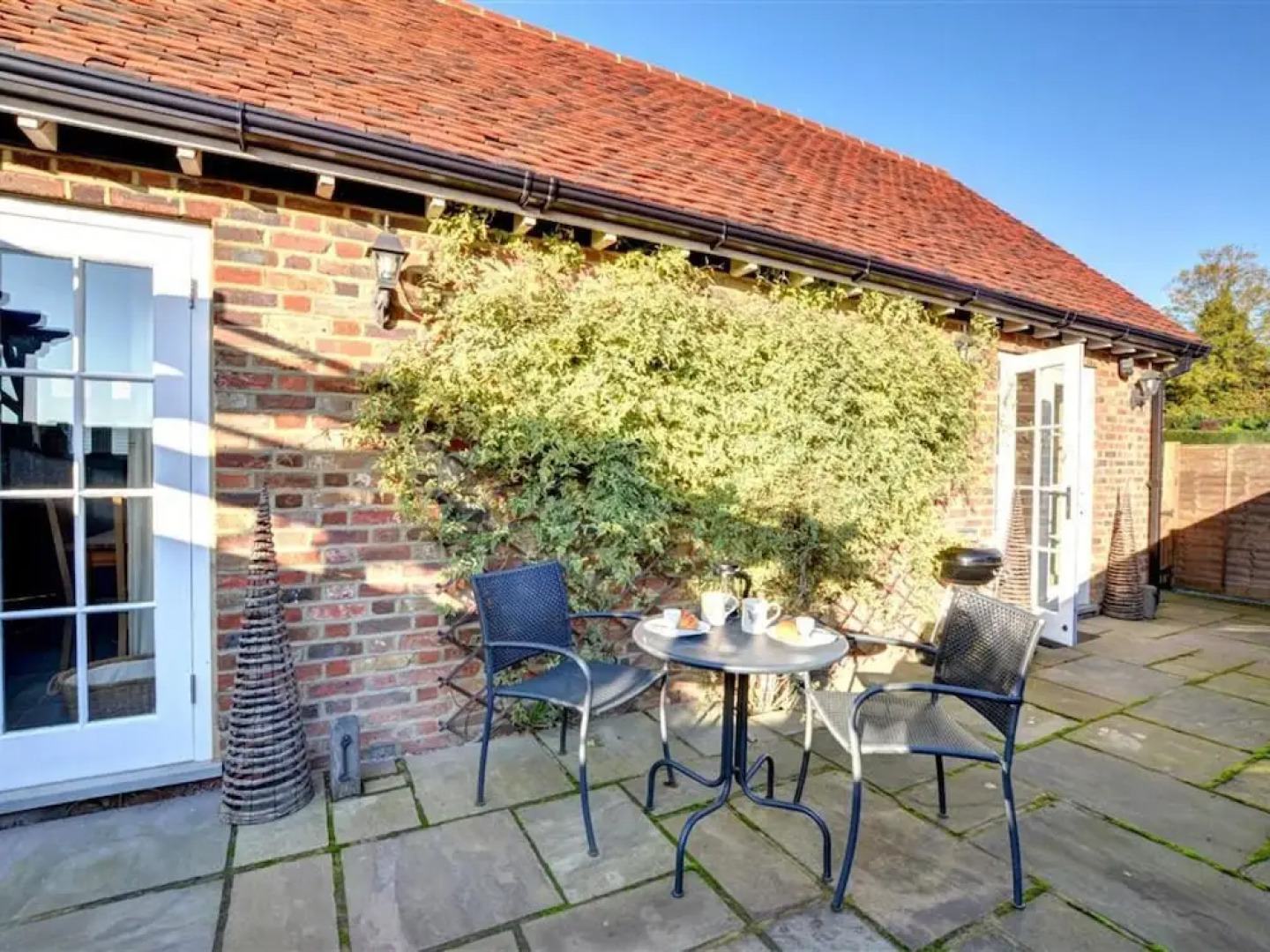 Serene Holiday Home in Linton With Private Swimming Pool