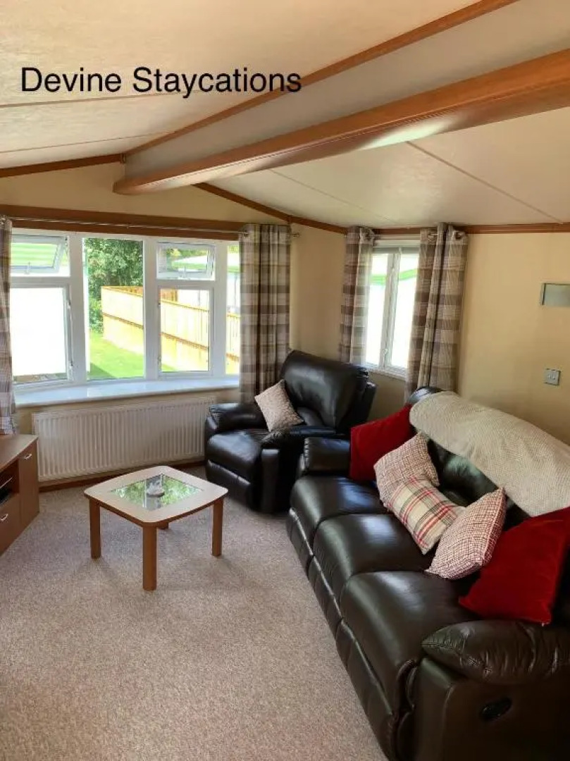 Devine's Caravan Sleeps 6 by River