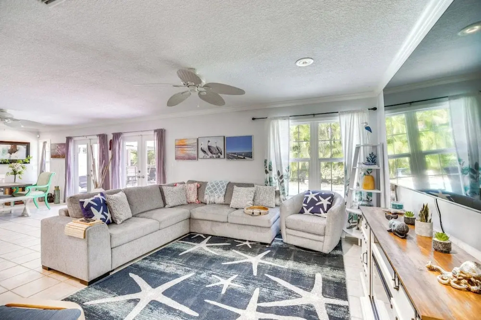 Sebastien Home w/ Pool & Gazebo - 8 Mi to Beaches!