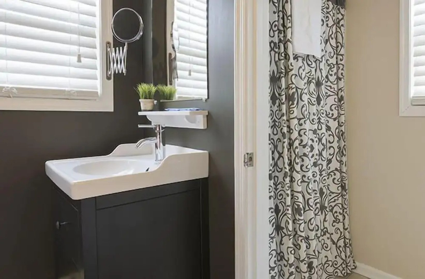 Rehoboth Guest House - Adults only