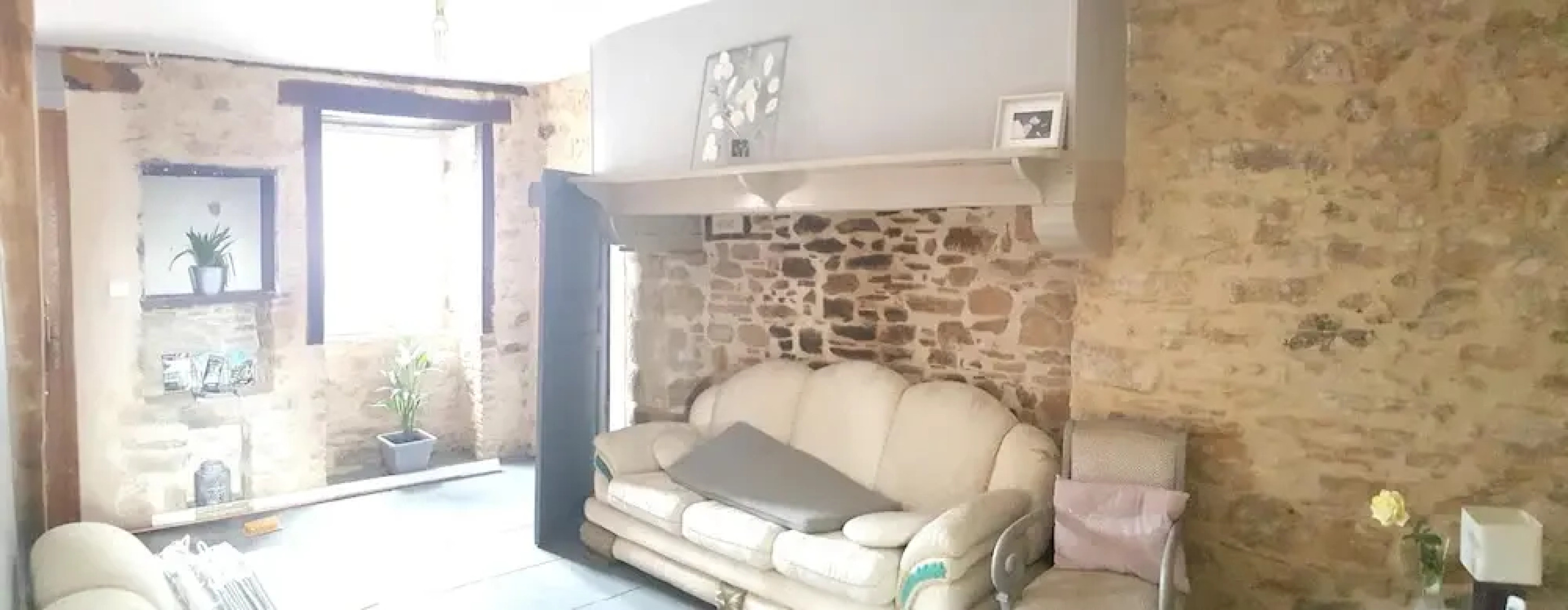 House With 2 Bedrooms in La Porcherie, With Enclosed Garden and Wifi