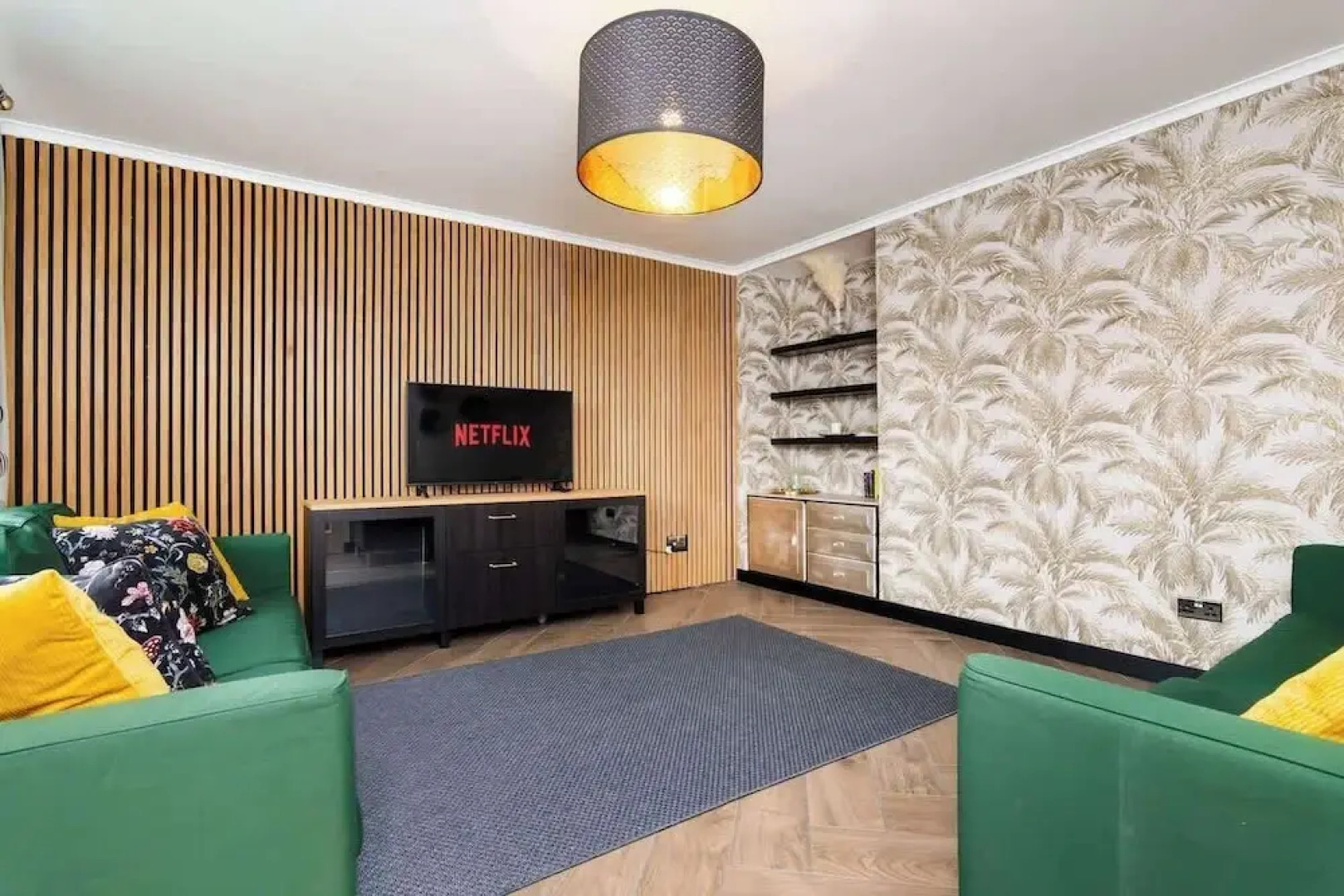 3 Bed House-free Parking