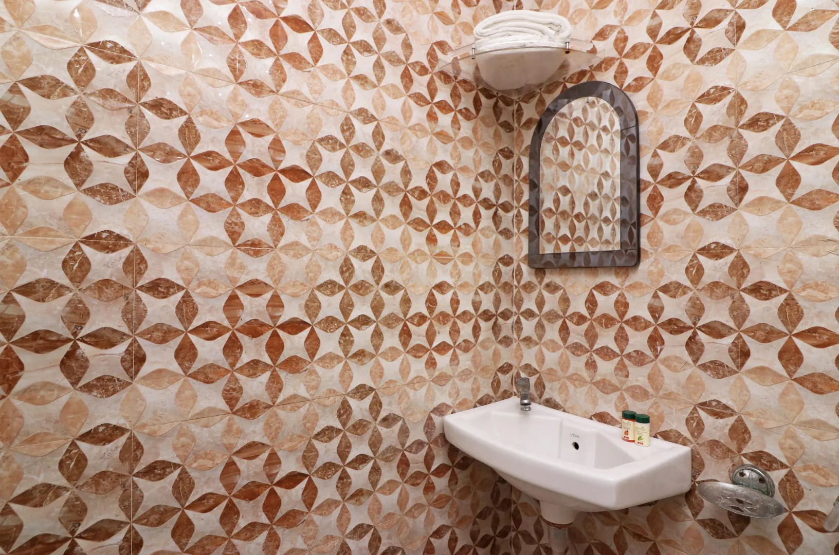 OYO 24123 Maha Nandini Resort