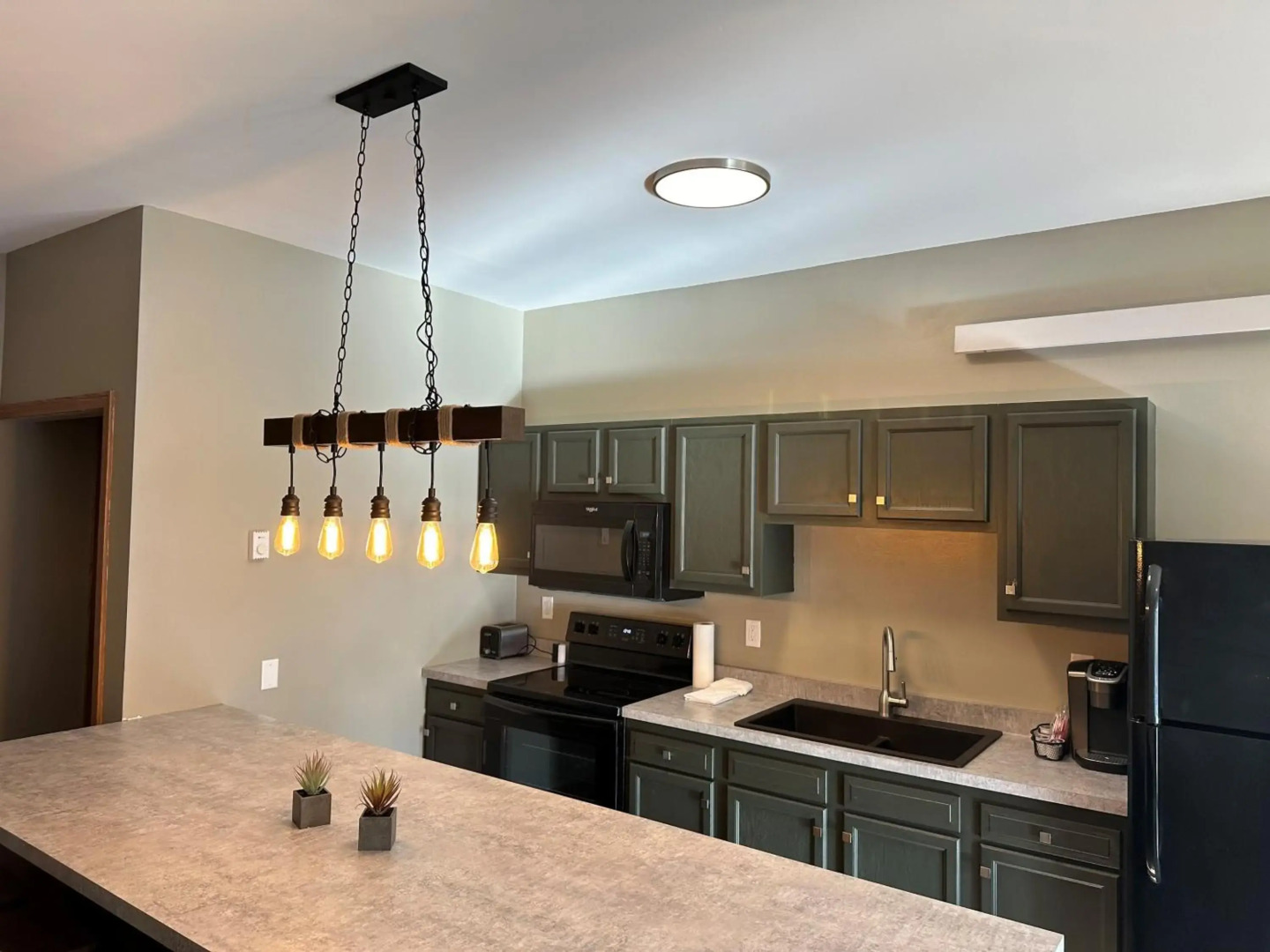 EverSpring Inn & Suites