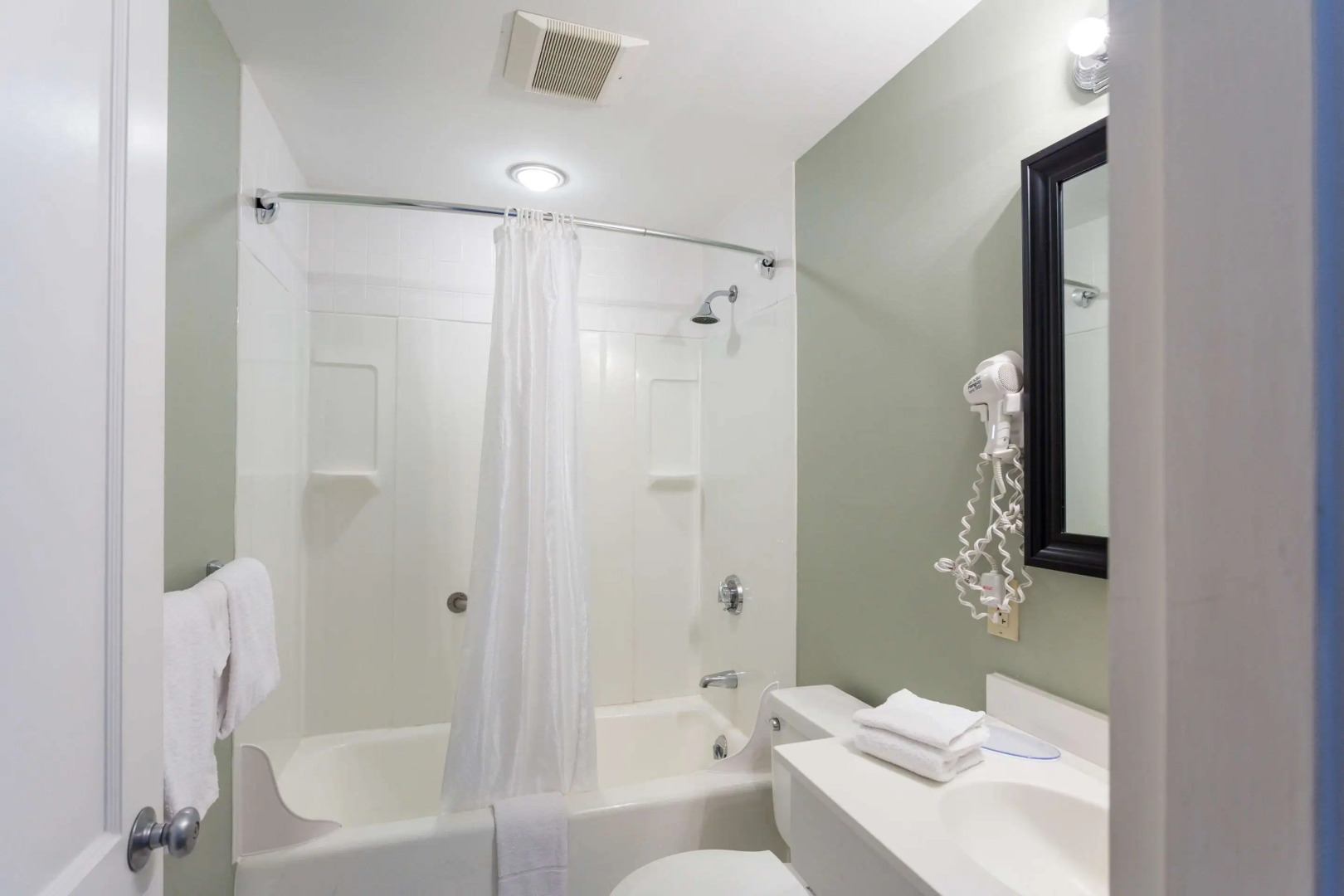 Rodeway Inn Gorham Riverside