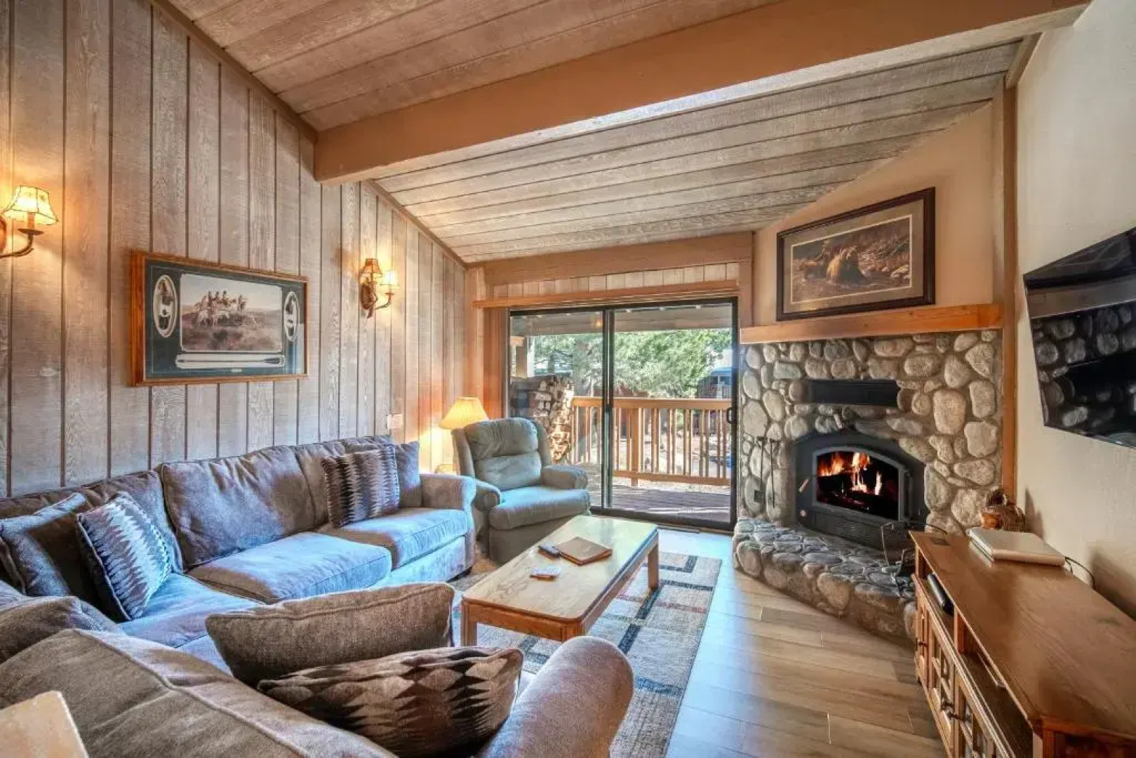 The Summit Condominiums by 101 Great Escapes