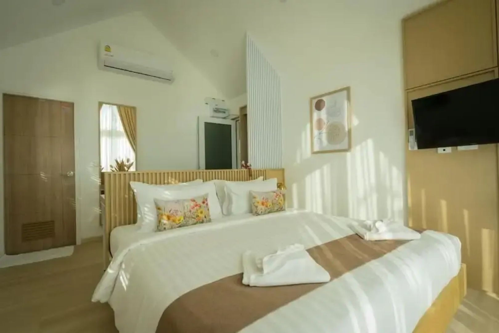 Saksiam Lakeside Resort