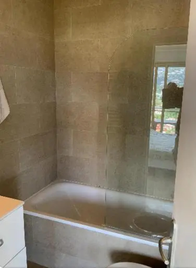 Cannes Marina Résidence Le Surcouf - Studio de 28m2 au 10ème étage avec piscine, terrasse, parking, vue montagne et port : Mandelieu-La Napoule