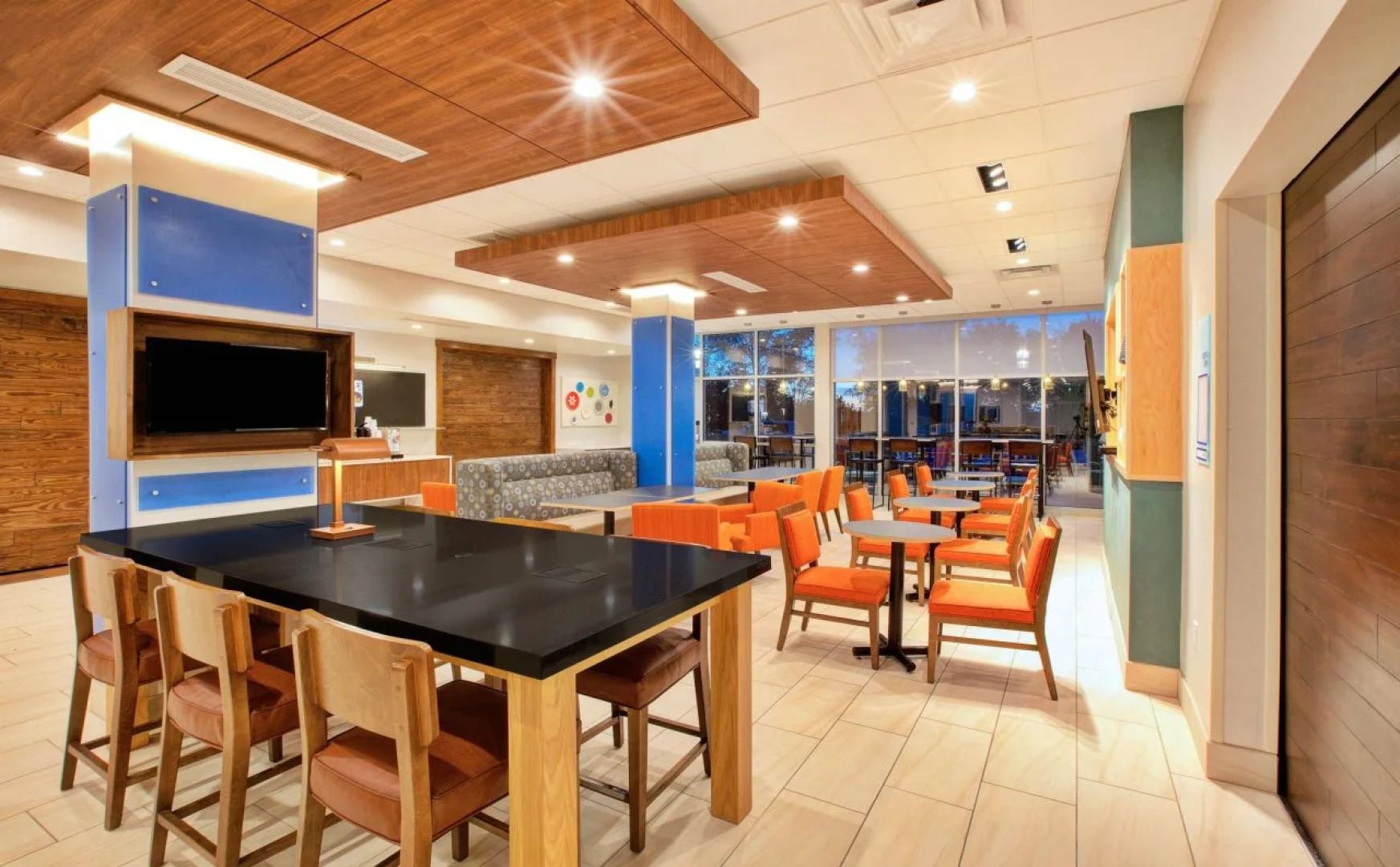 Holiday Inn Express & Suites New Castle by IHG