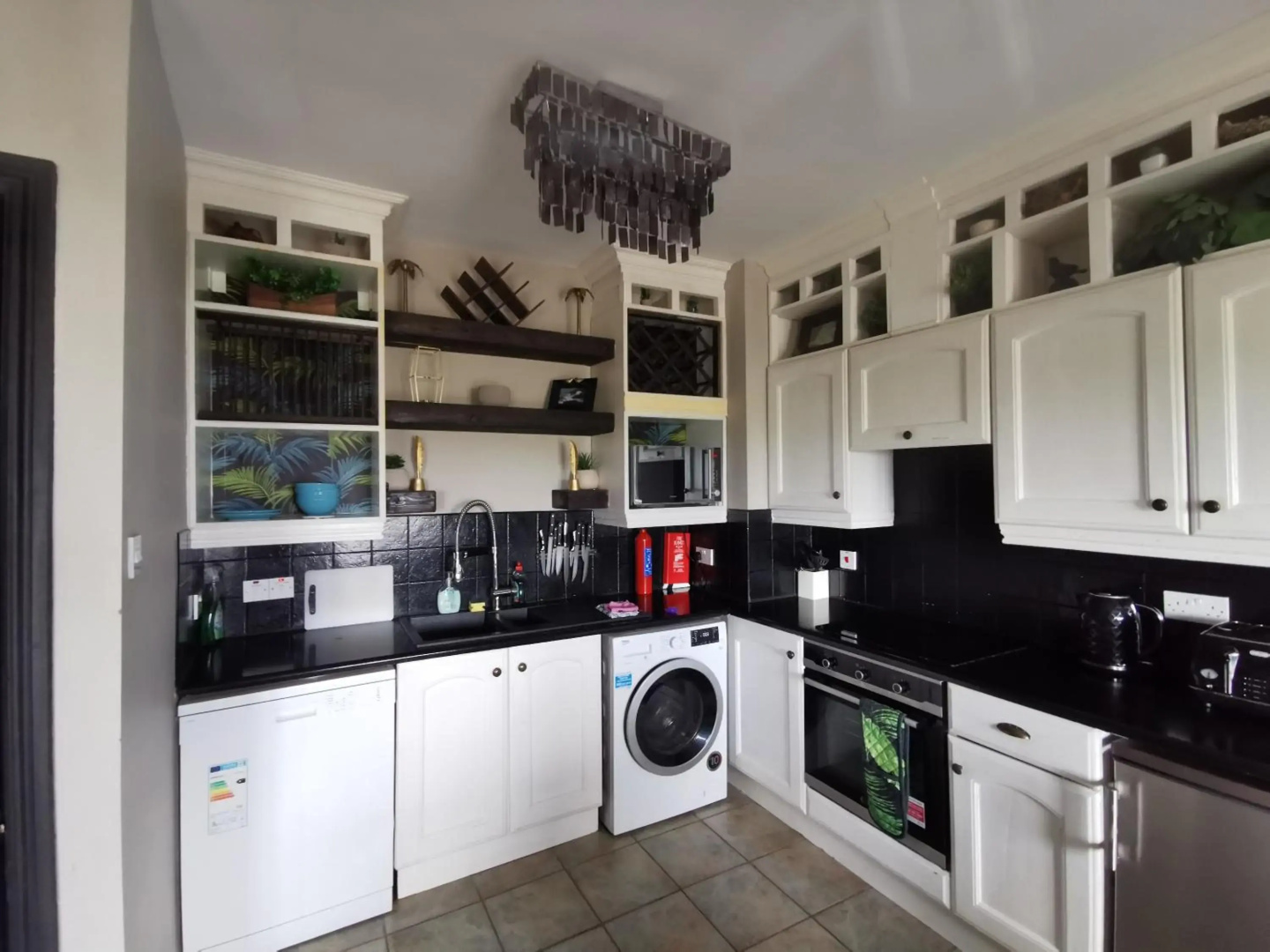 Palm Cove Bundoran Luxurious Sea View Balcony Free Wifi Netflix Sleeps 5