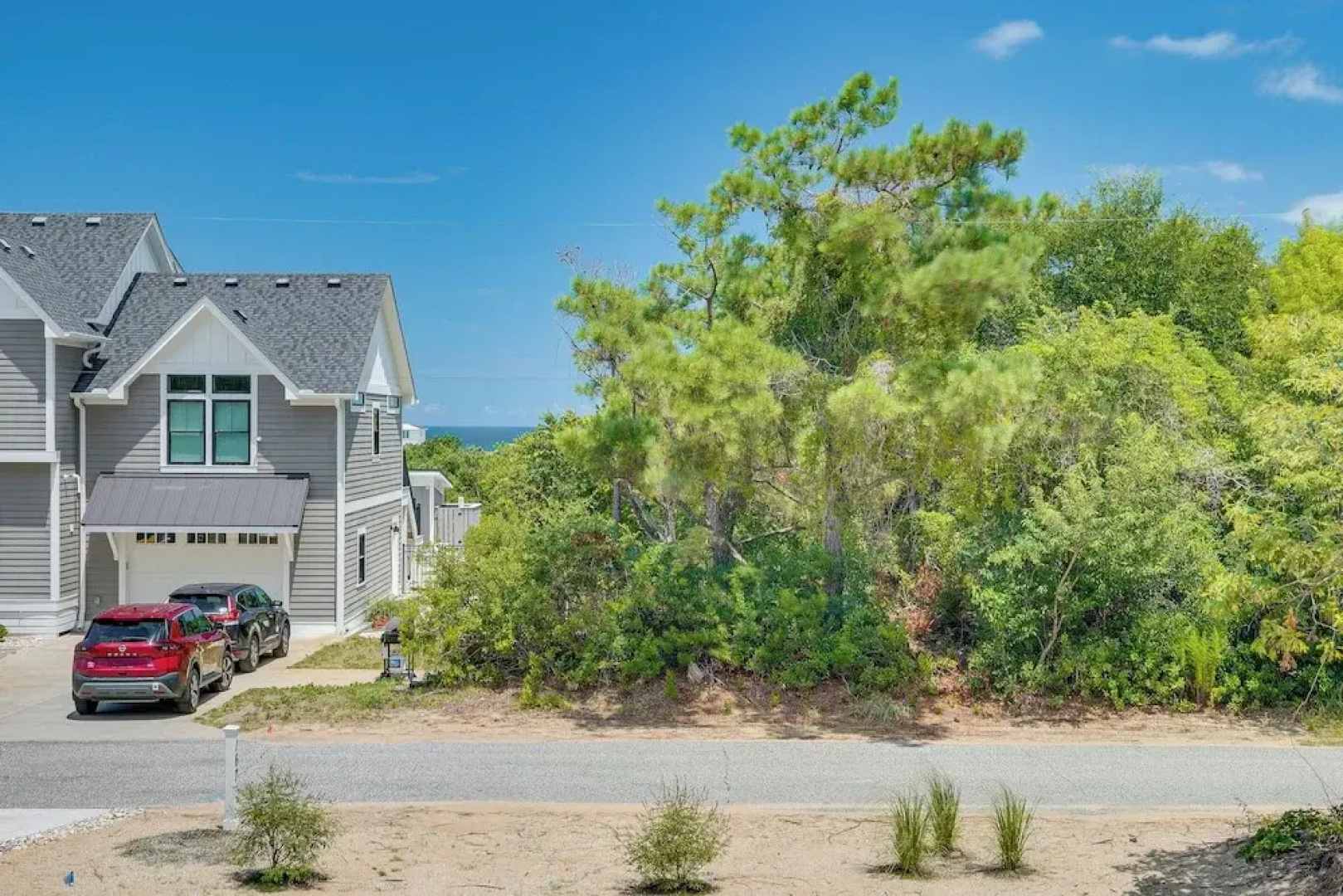 Walk to Beach: Southern Shores Retreat w/ Hot Tub