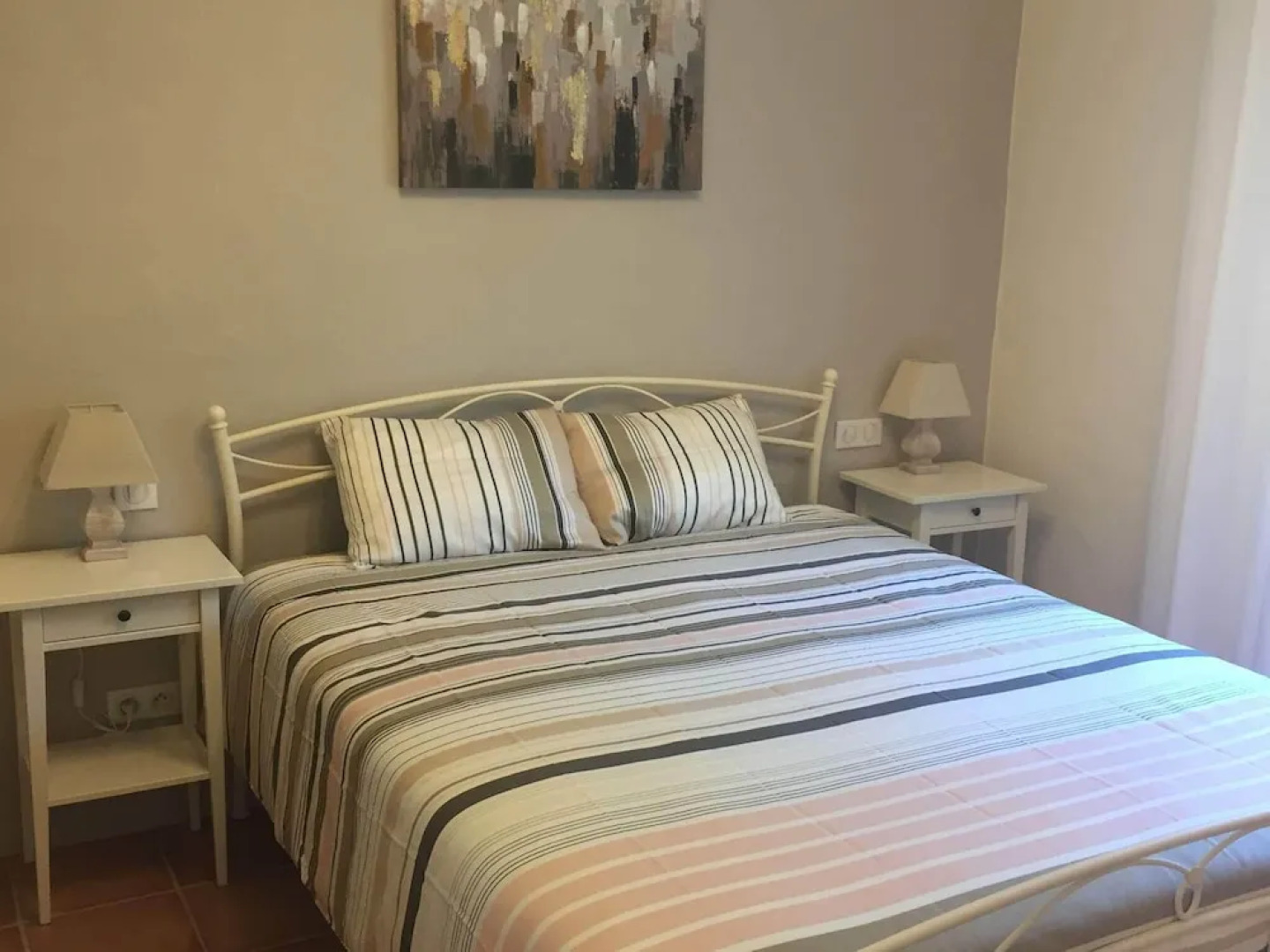 Stunning villa with private swimming pool and large garden